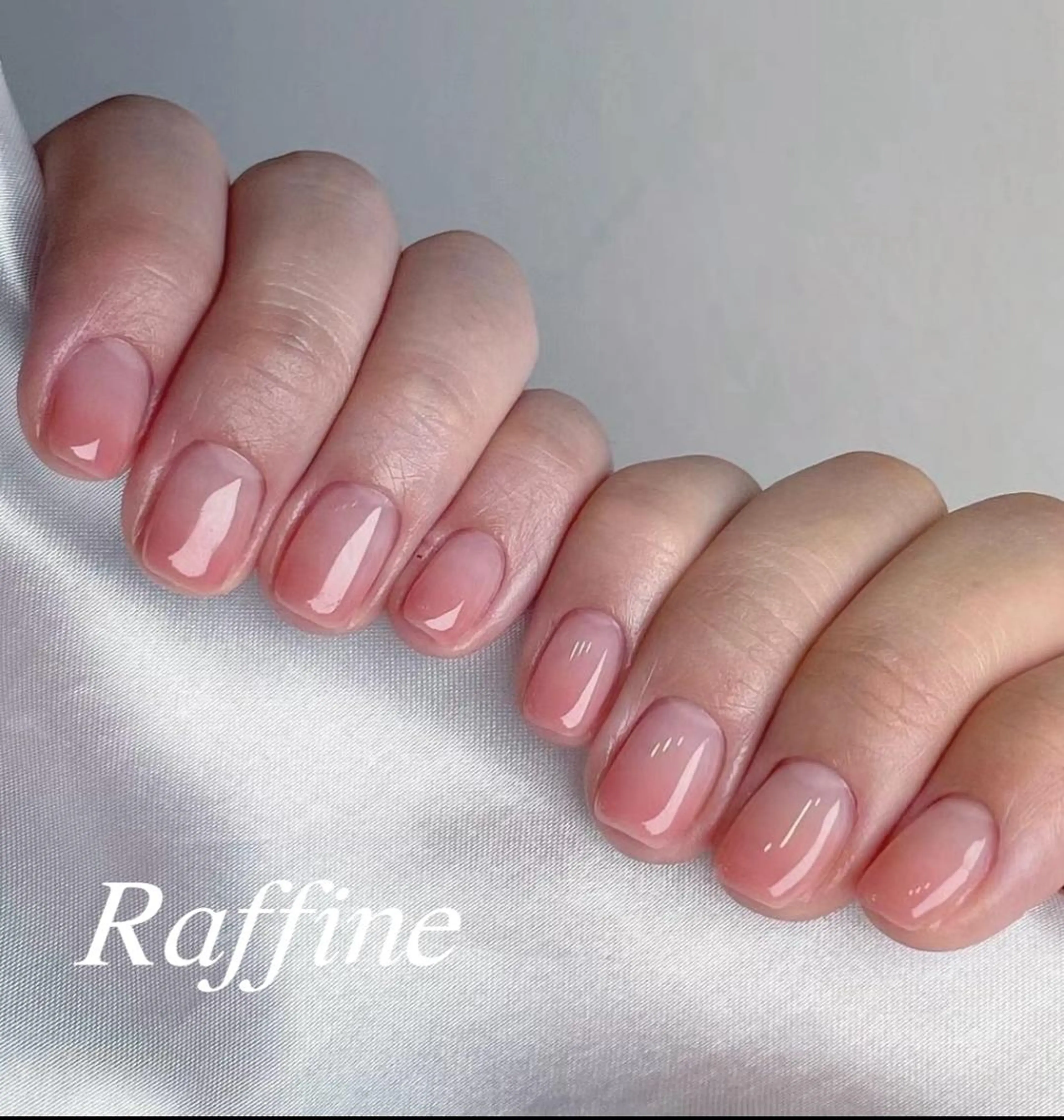 ネイル ハンドネイル RAFFINE 月🦋🩵のネイルデザイン