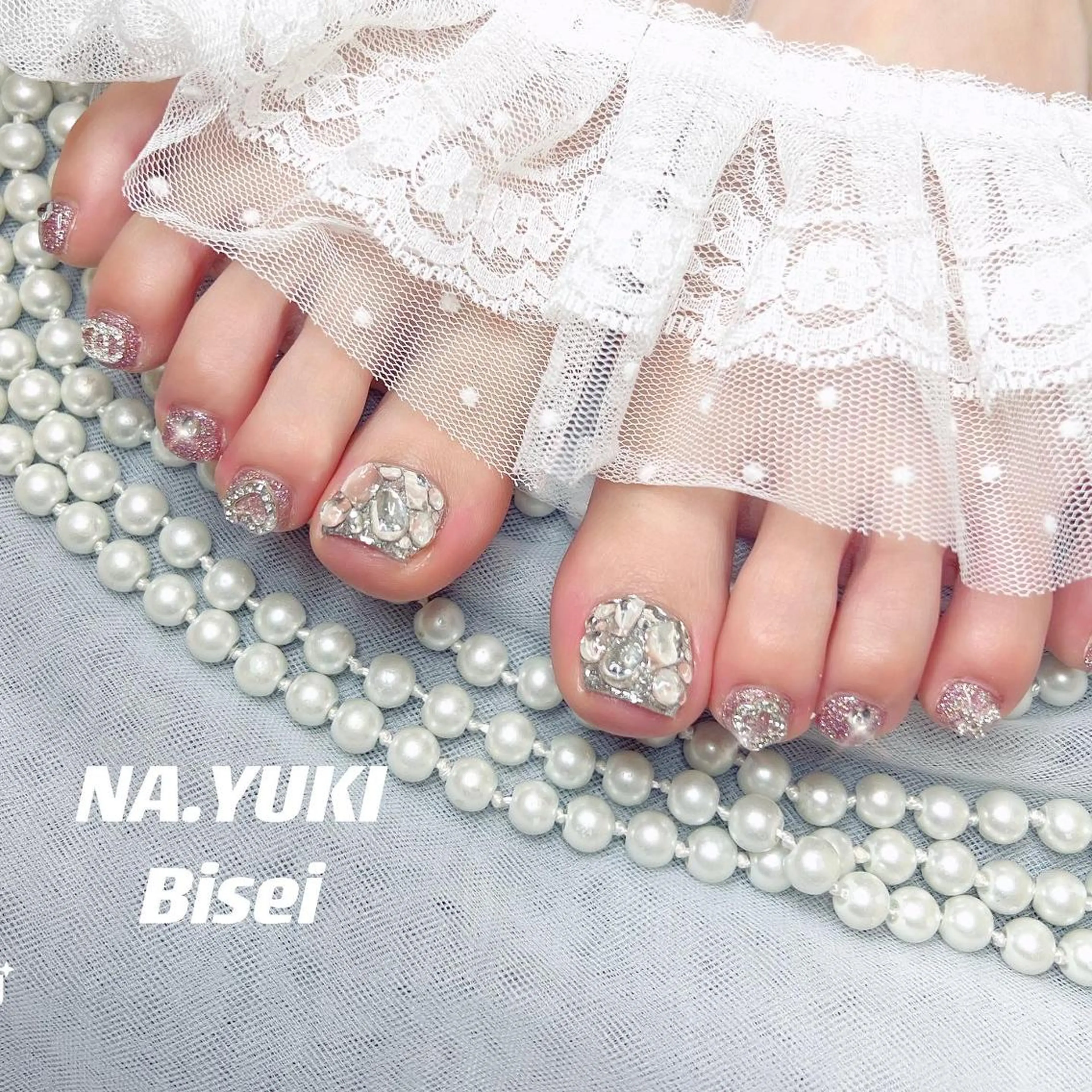 ネイル 🦋 Queenieのネイルデザイン