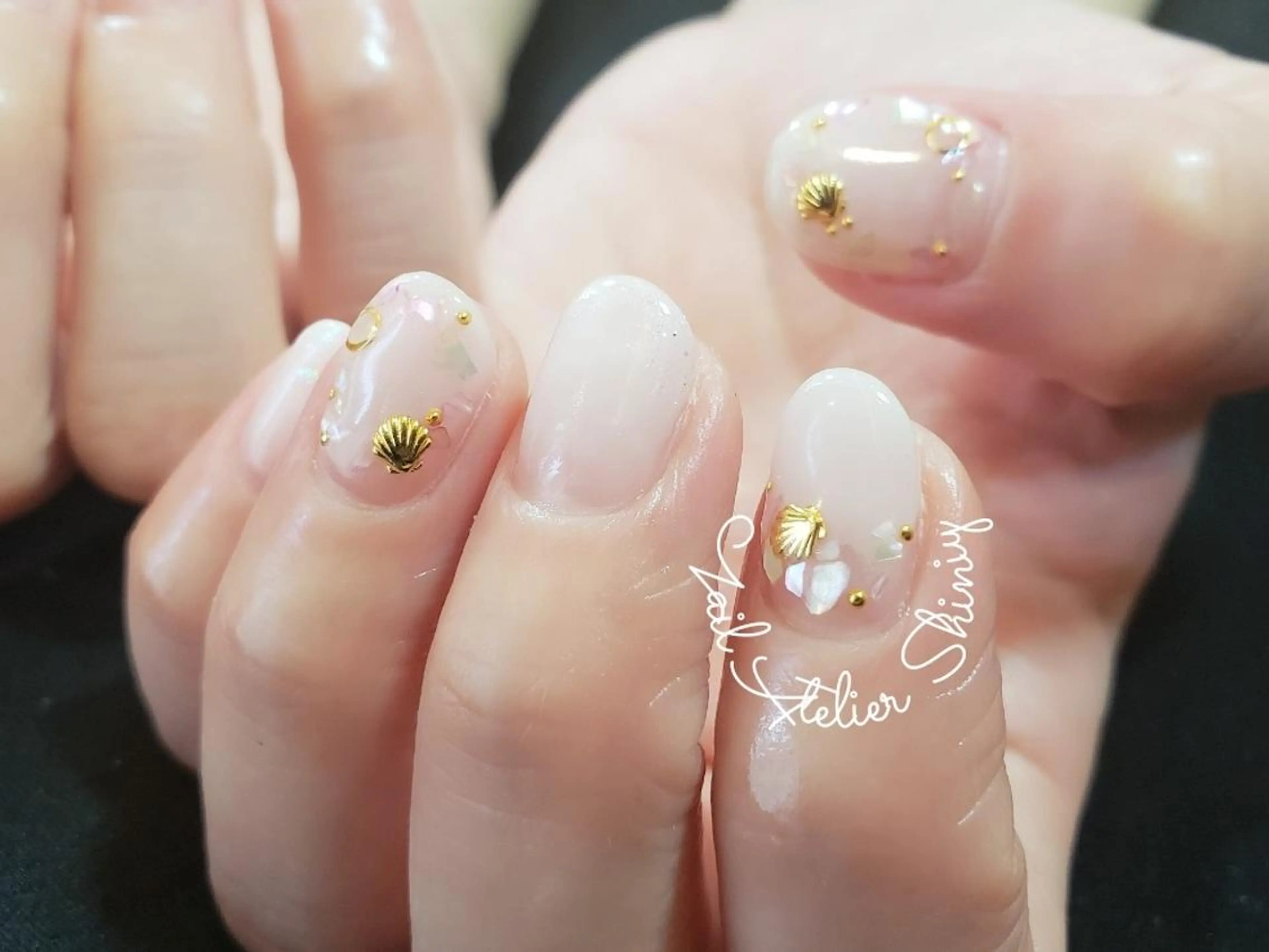 ネイル グラデーション 夏ネイル ホワイト ネイル＆脱毛サロン マキのネイルデザイン