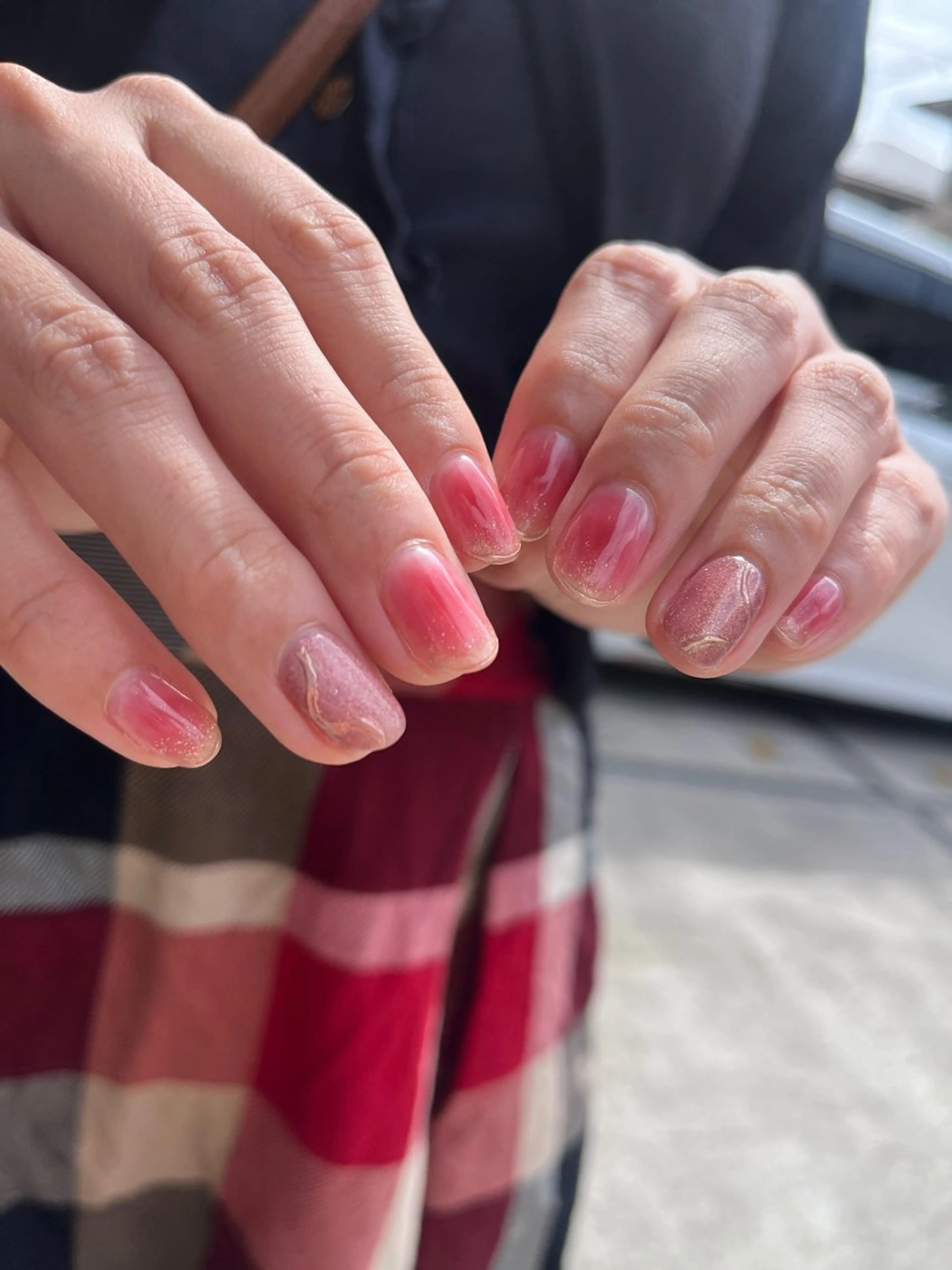 ネイル チークネイル ゴールド ハンドネイル エレン 南越谷のネイルデザイン