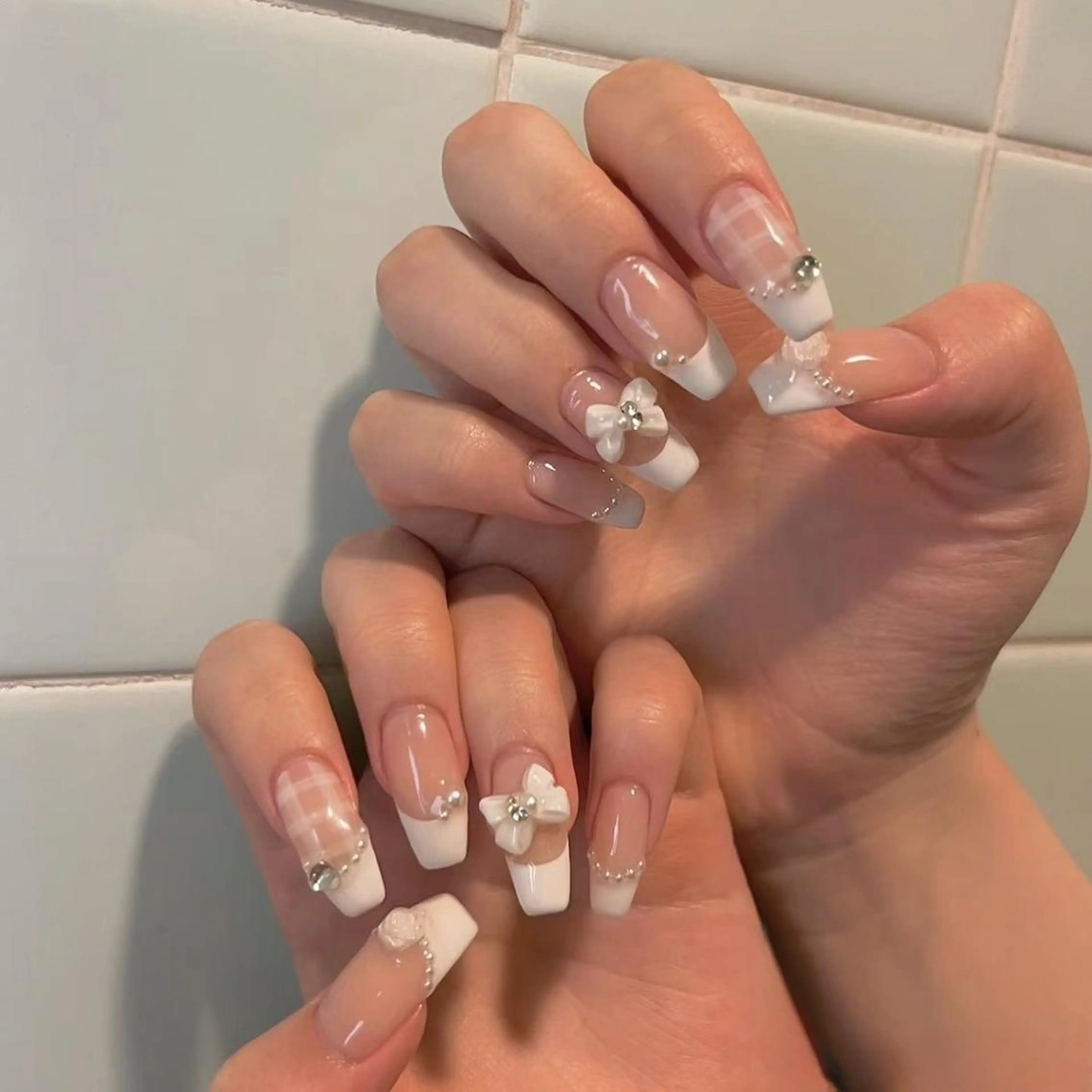 ネイル 長さ出し フレンチネイル グラデーション 卒業式 マグネットネイル ハンドネイル MIHANA NAILのネイルデザイン