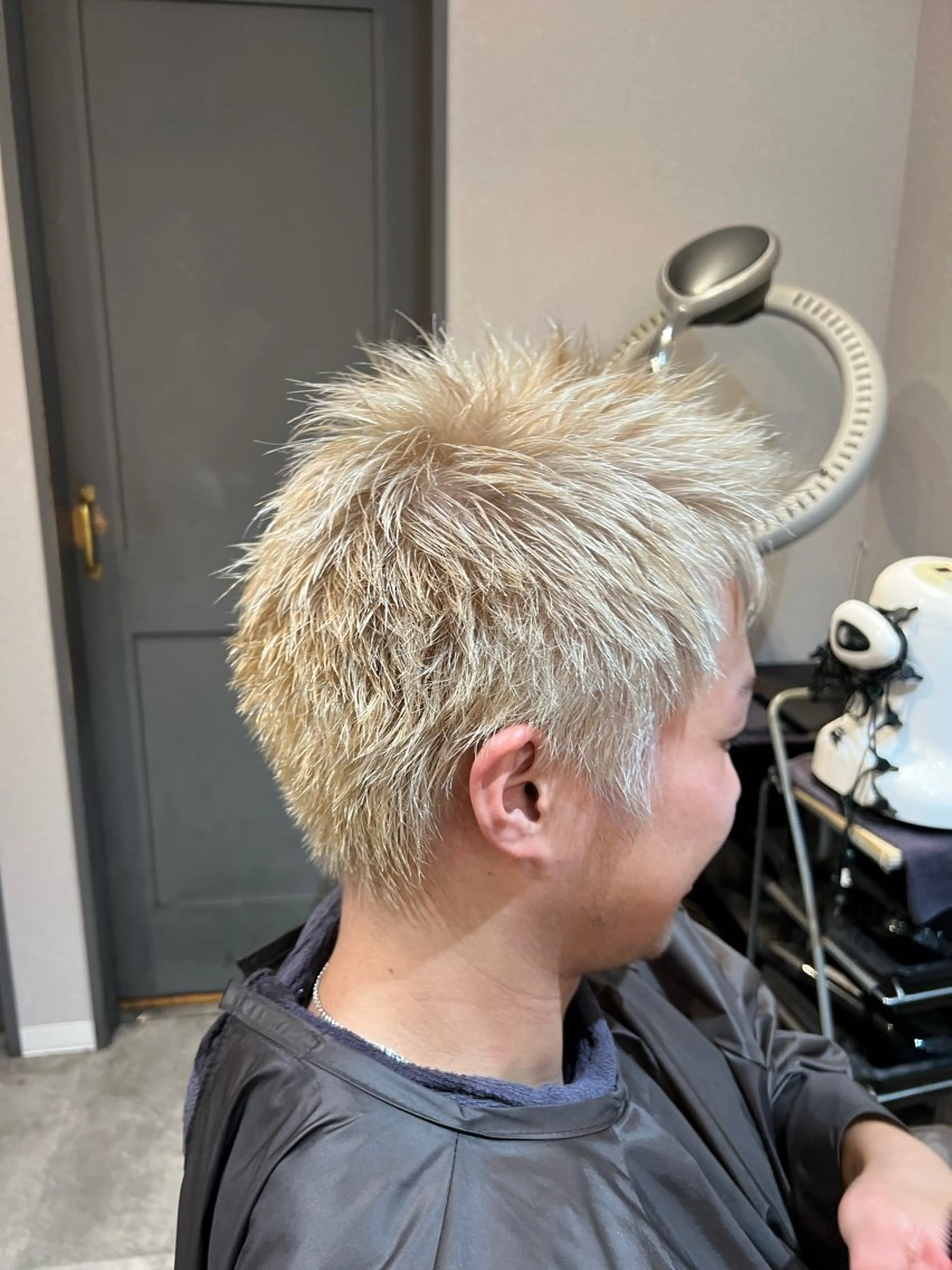 ショート カラー ブリーチ N°jillva 𝑘𝑎𝑟𝑖𝑛のヘアスタイル