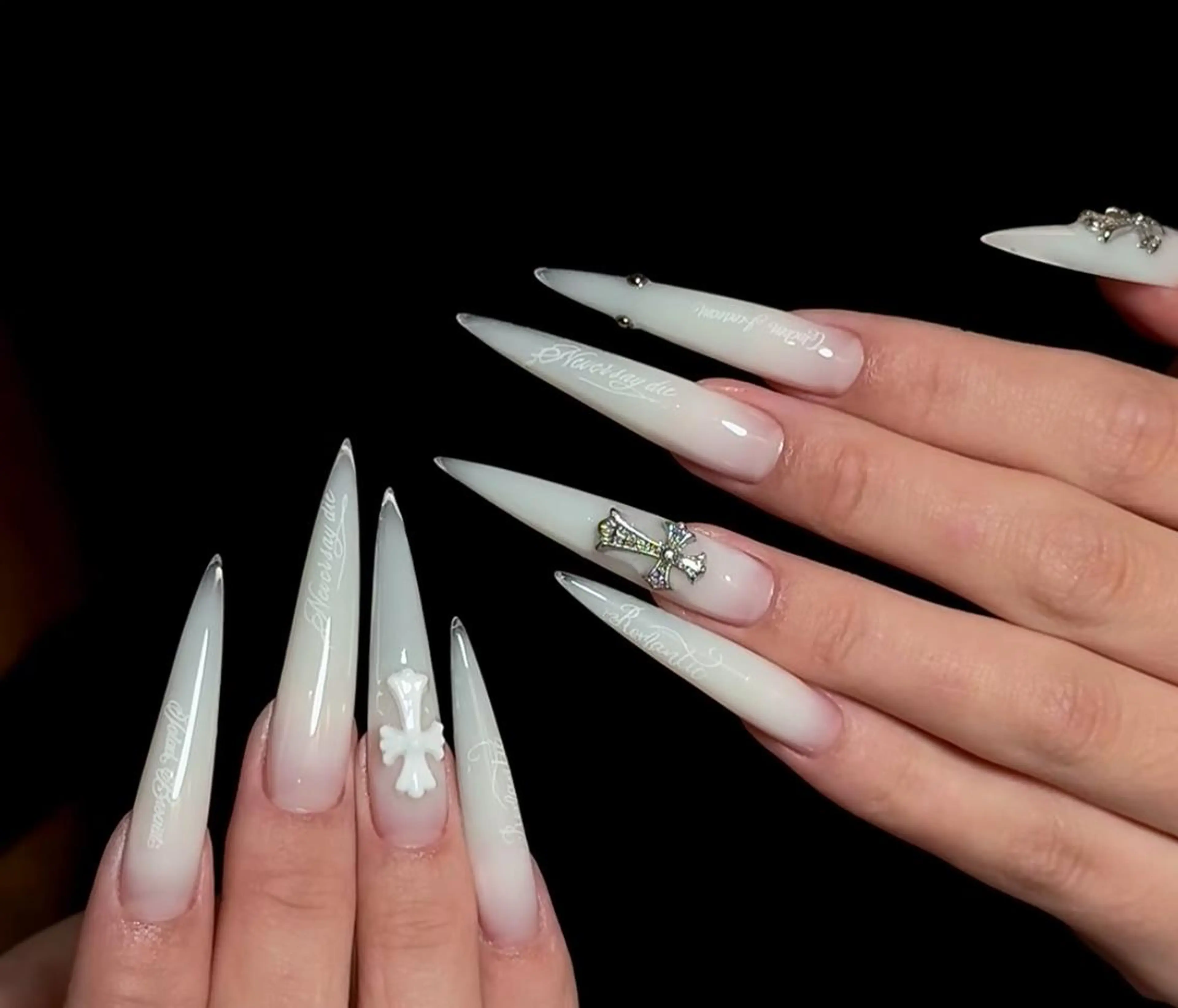 ネイル ハンドネイル 🎀 Ayaka_nailのネイルデザイン