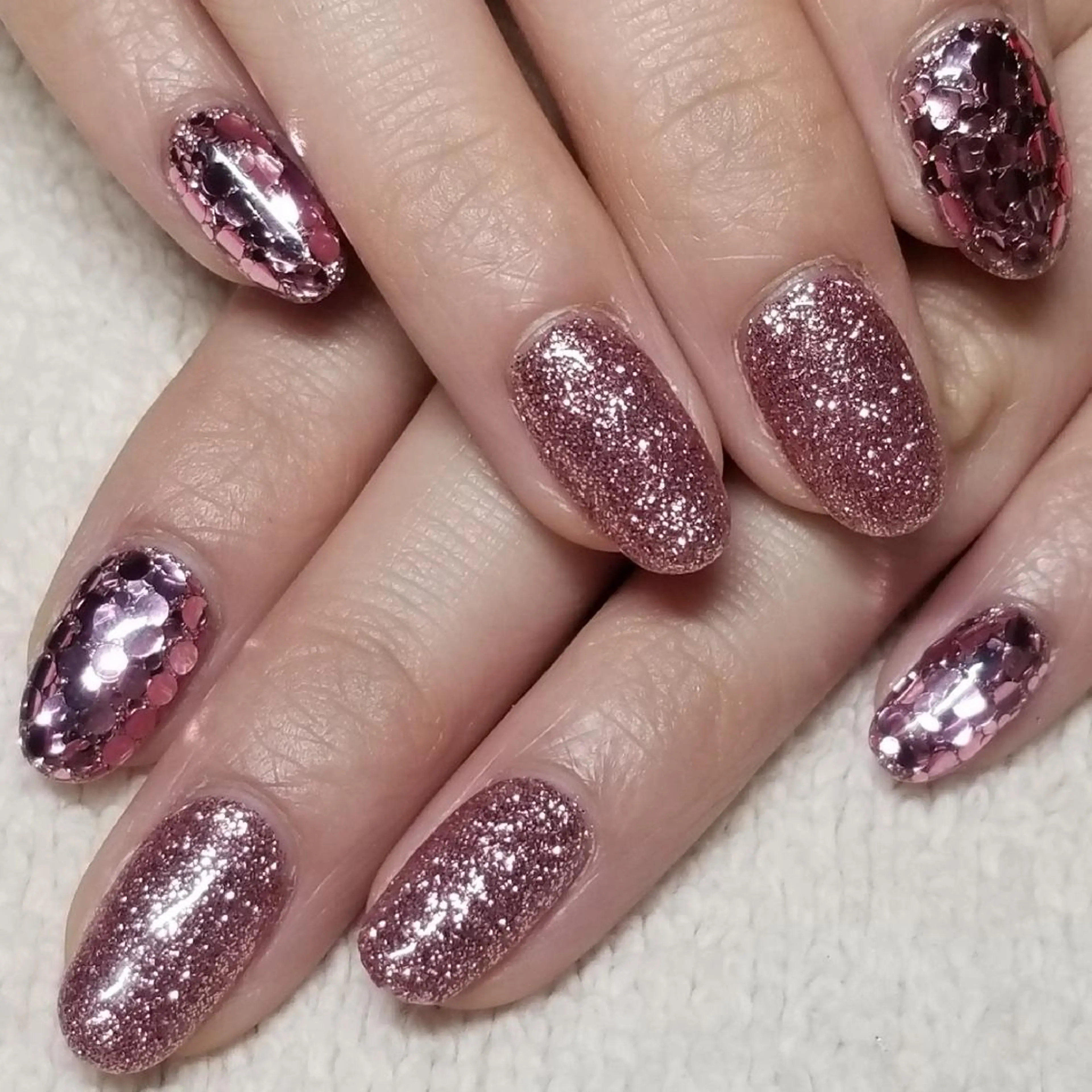 ネイル ホログラムネイル ラメ(グリッター) ピンク ハンドネイル よしだ ひろきのネイルデザイン