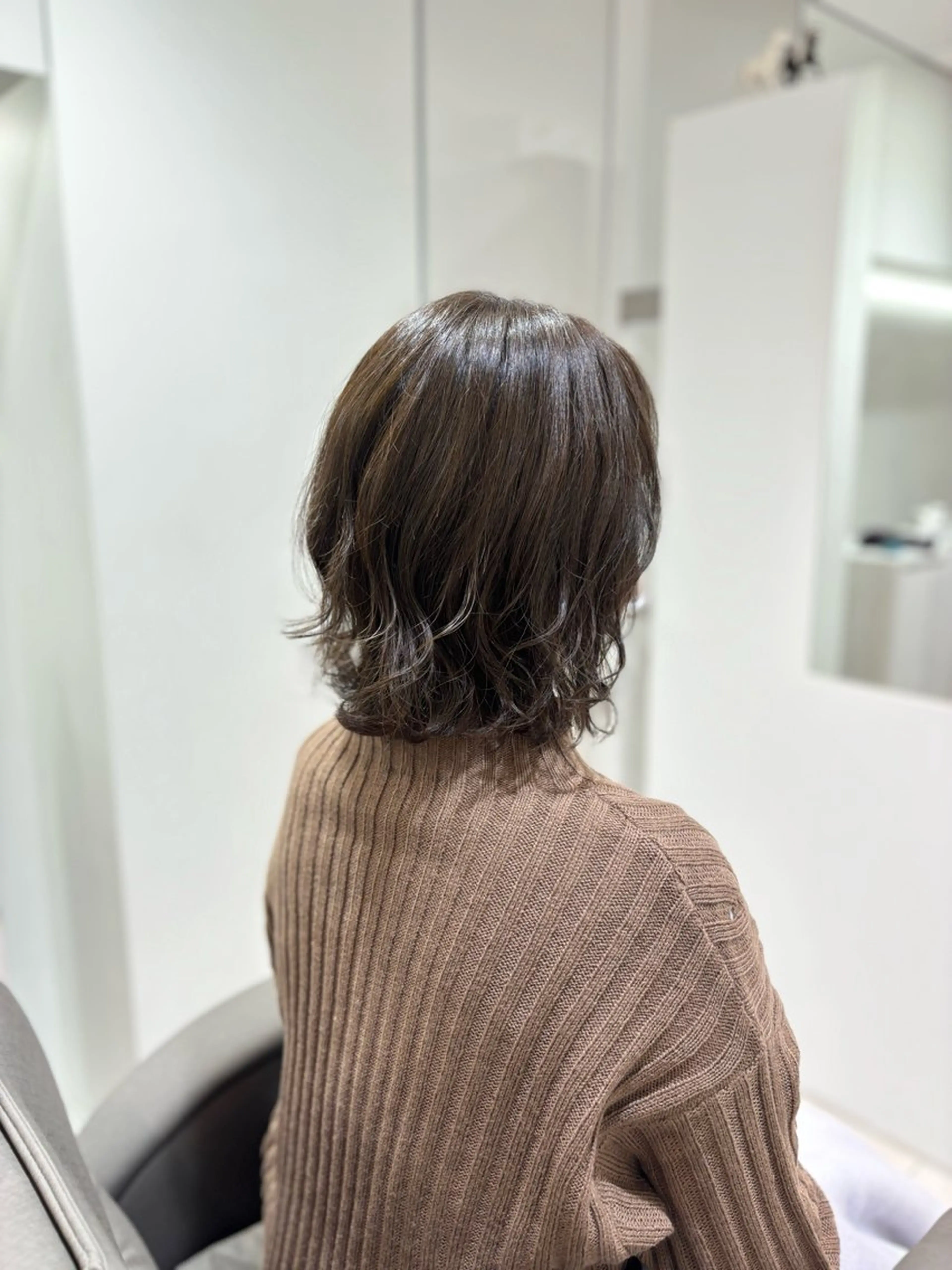 ミディアム カット ヘアカラー 白土 さくらのヘアスタイル