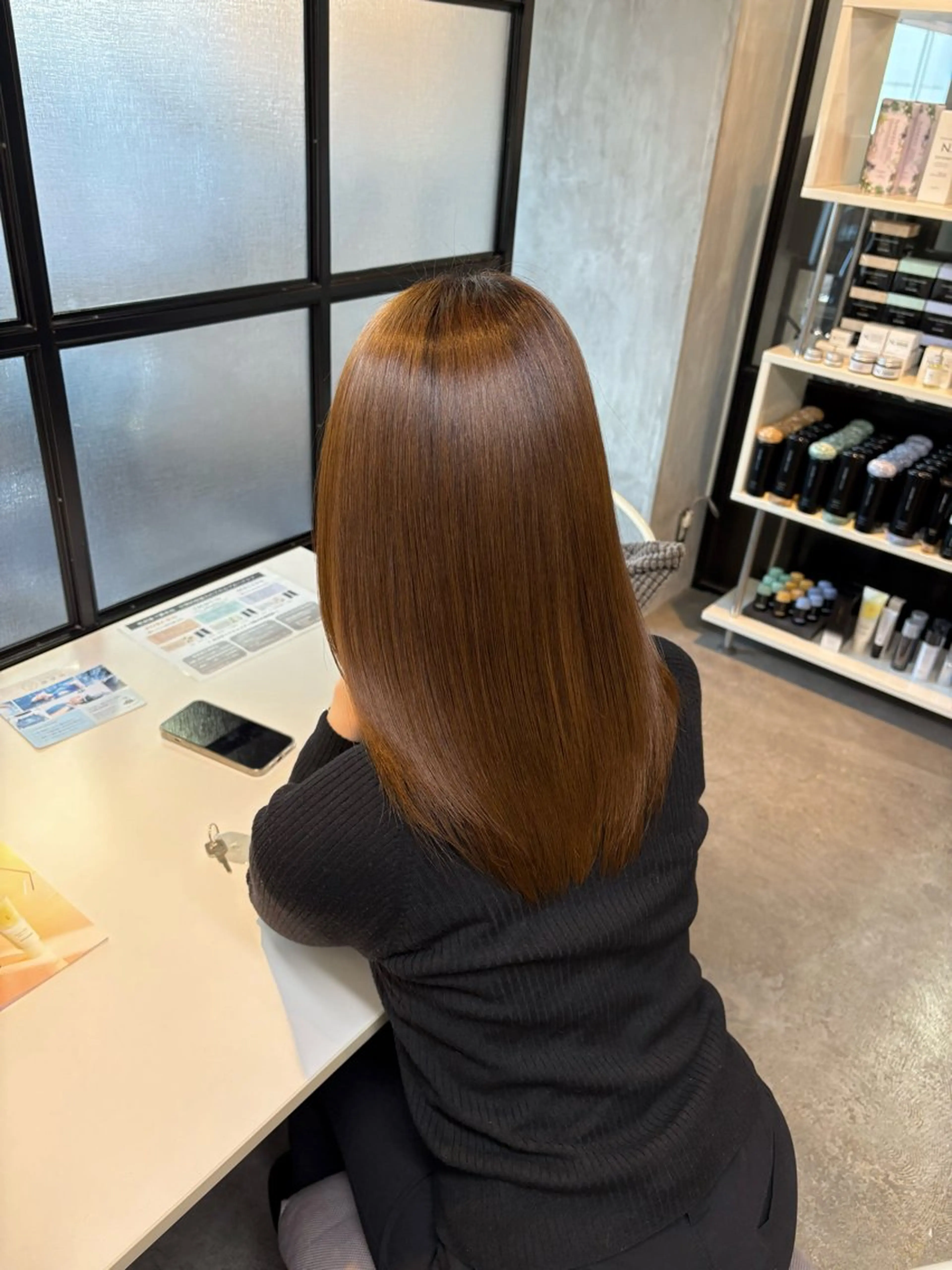 セミロング 縮毛矯正 髪質改善／縮毛矯正 関根青葉のヘアスタイル