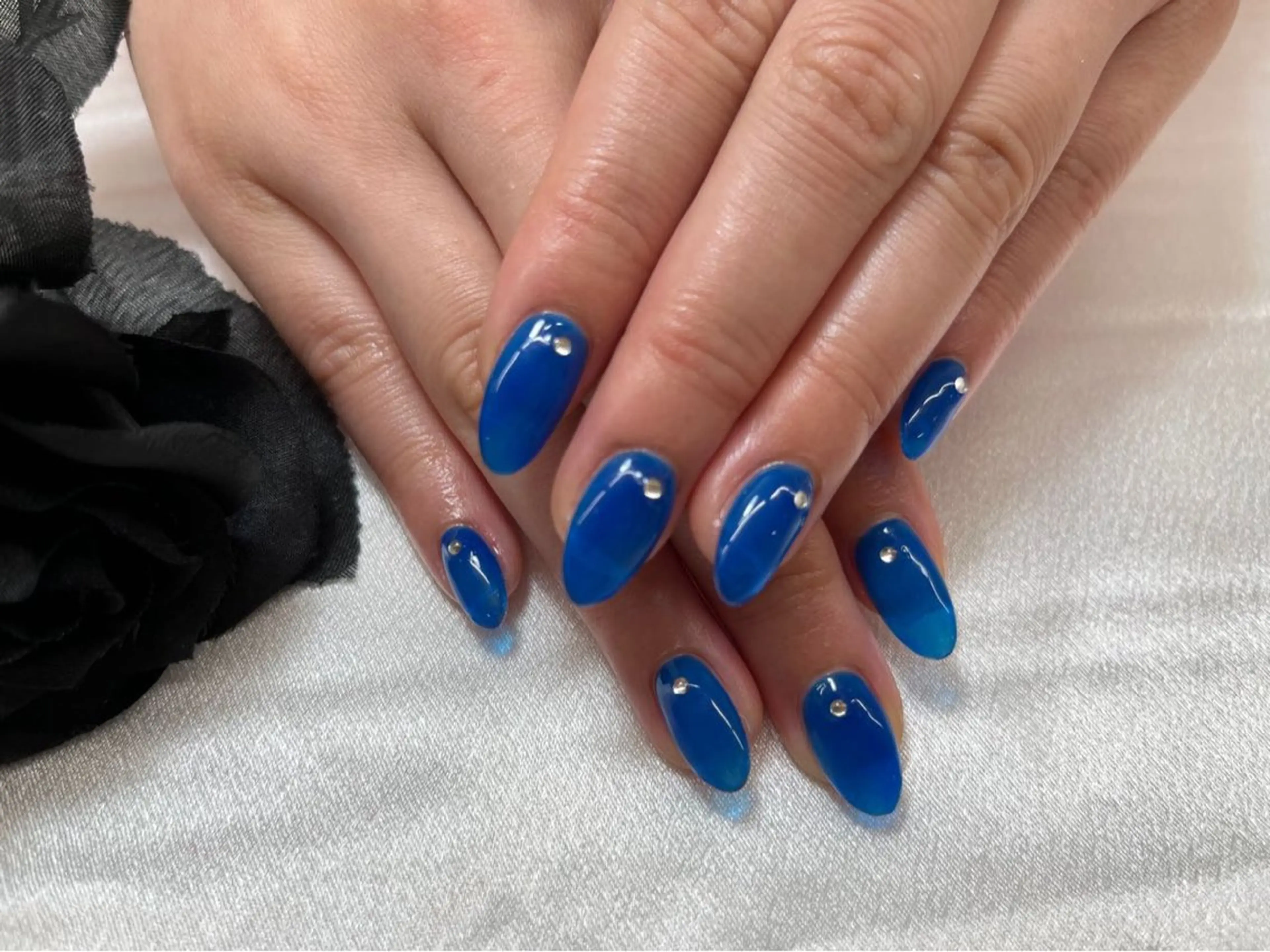 ネイル ストーンネイル Tagi 銀座所属・Tagi Nail 銀座店のネイルデザイン