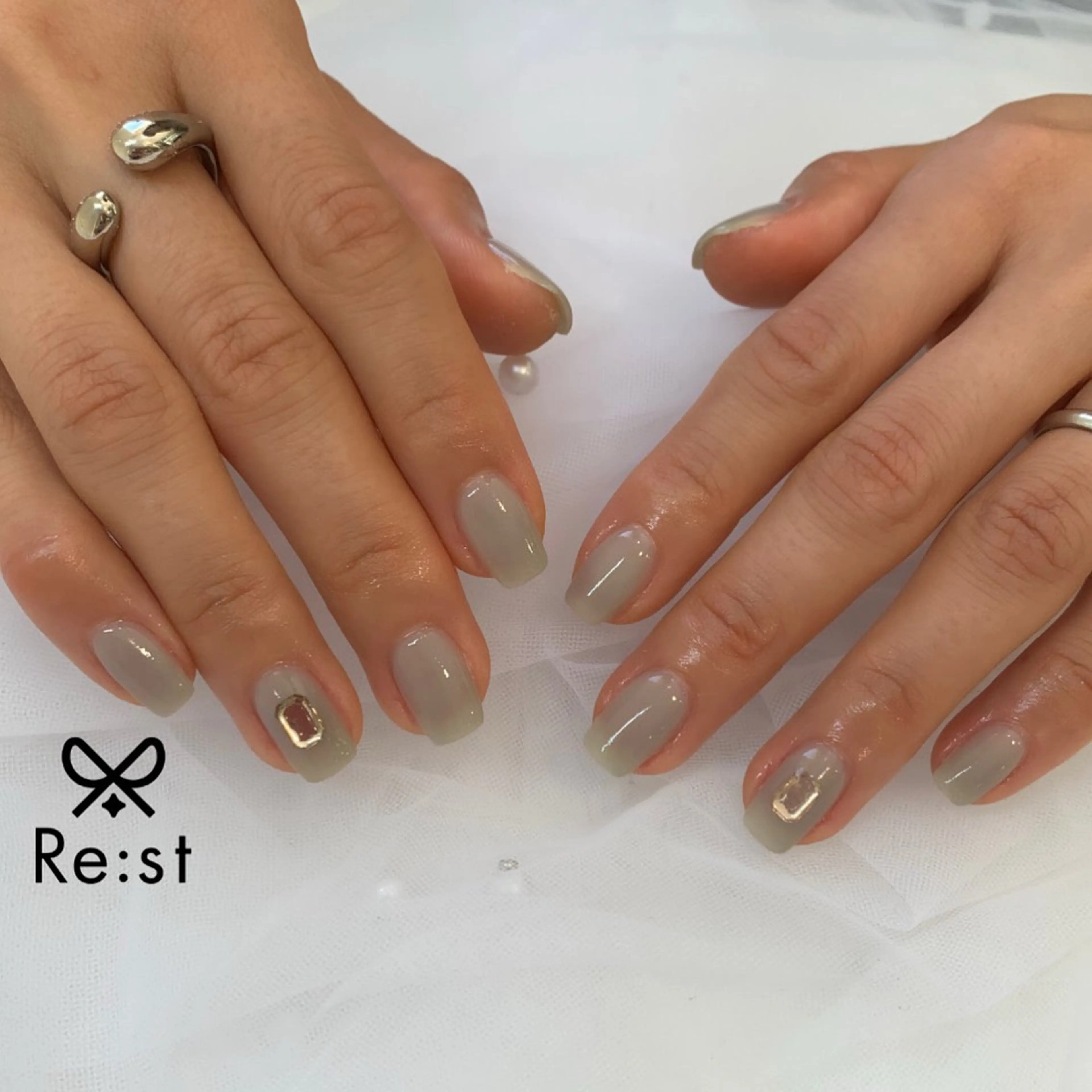 ネイル Re:st(リスト)所属・磯崎 梨乃のネイルデザイン