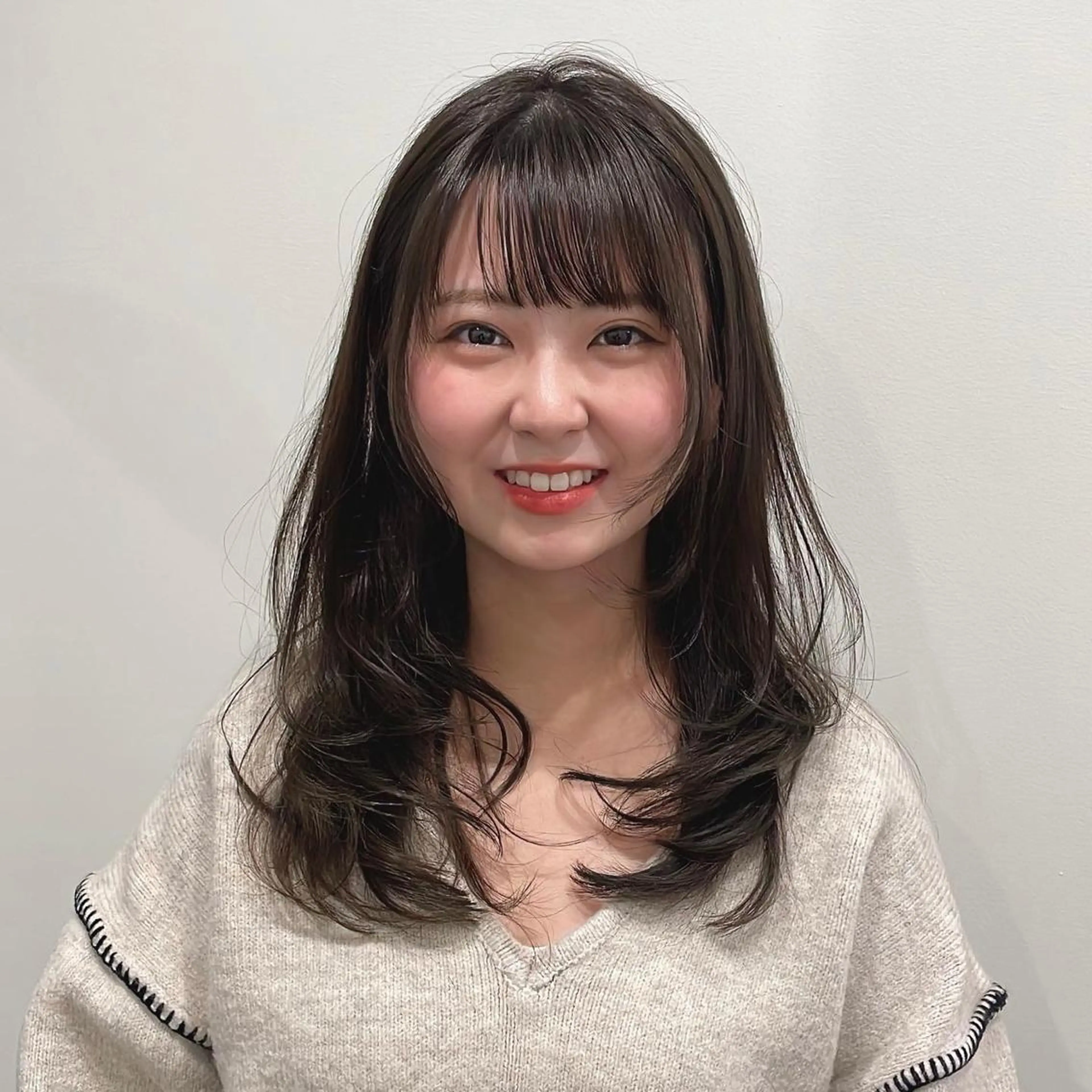 セミロング カット ヘアカラー トリートメント 🌹ハッシュカット、 レイヤー韓国ヘア🌹のヘアスタイル