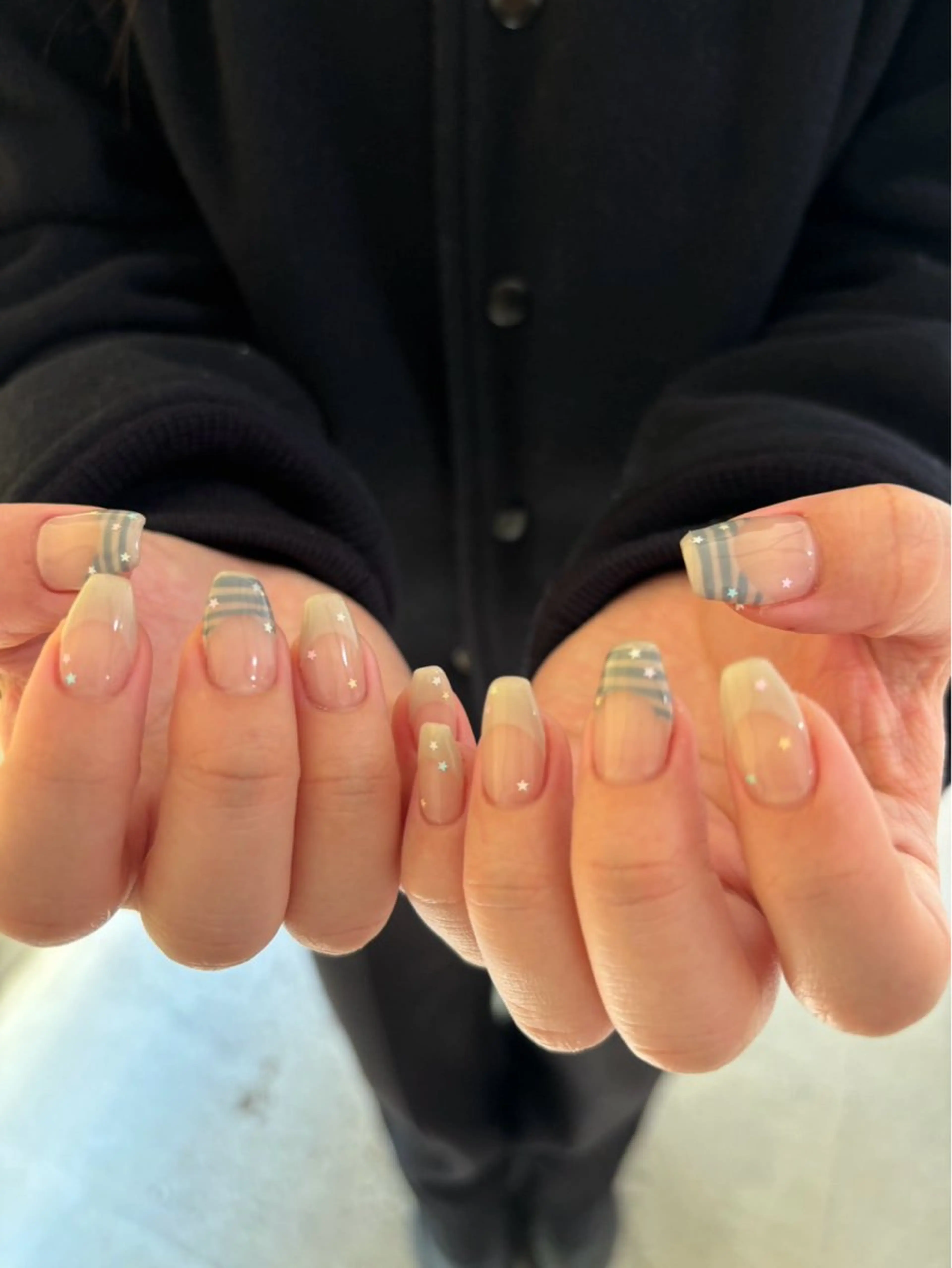 ネイル ボーダー フレンチネイル 韓国ネイル ハンドネイル elen南越谷 Rina𖥔⋱のネイルデザイン