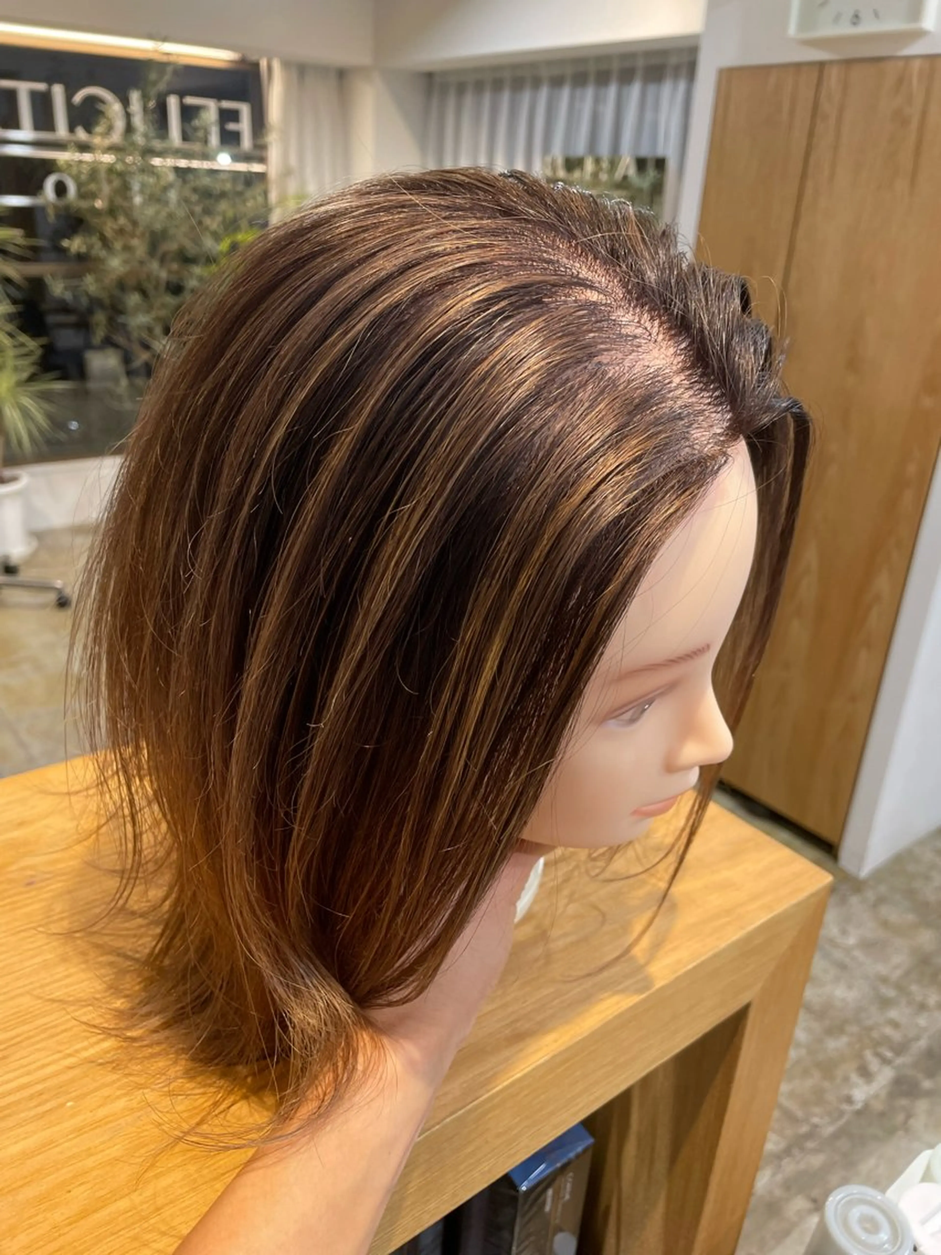 ミディアム カット ヘアカラー 【白髪ぼかし】 愛甲竜佑のヘアスタイル