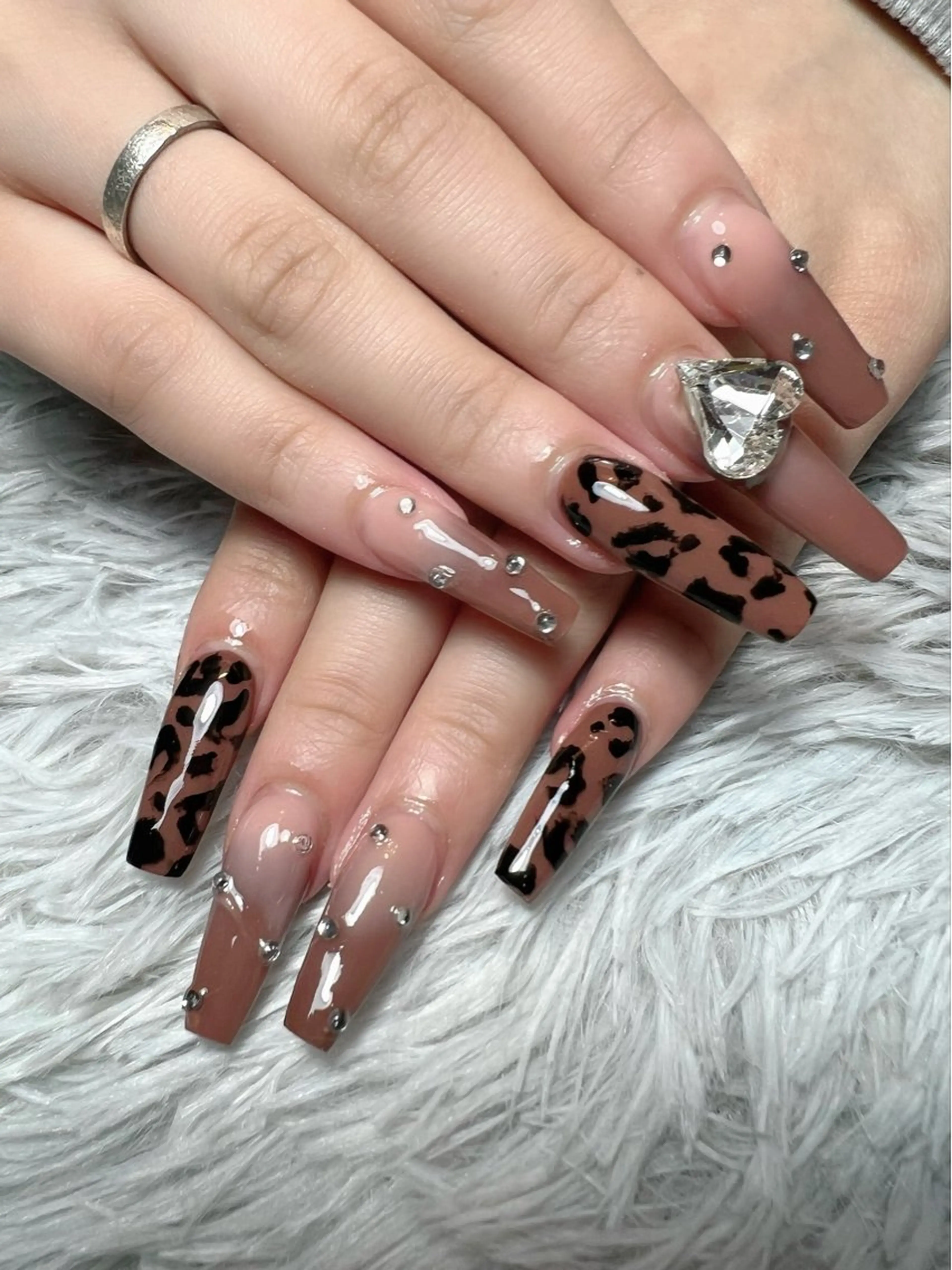 ネイル グラデーション ロングネイル スカルプネイル ハンドネイル シェヌネイル JURAのネイルデザイン