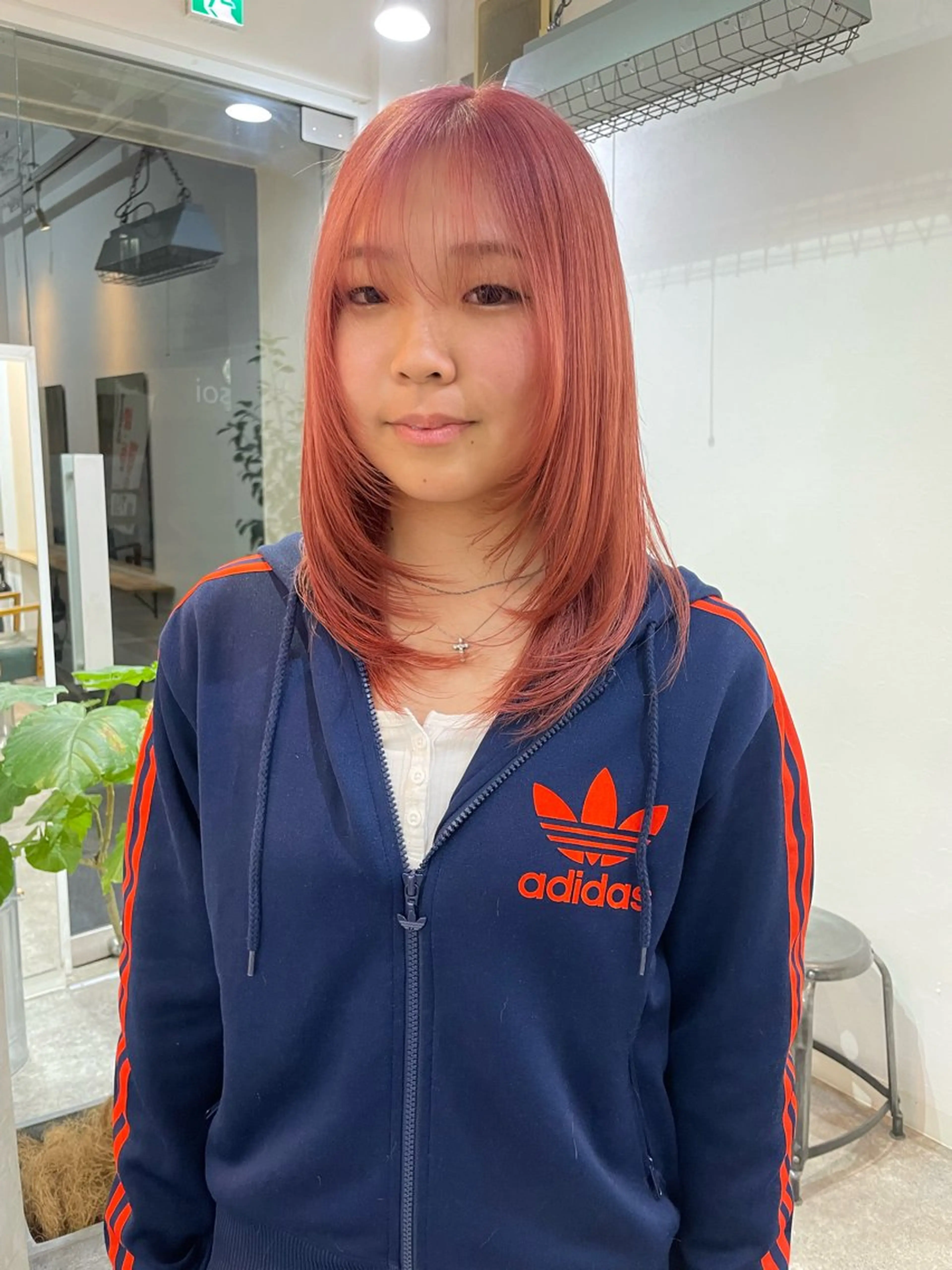 セミロング カラー オレンジ ピンクカラー ヘアカラー 水野谷愛/ボブ/ レイヤー/暖色カラーのヘアスタイル