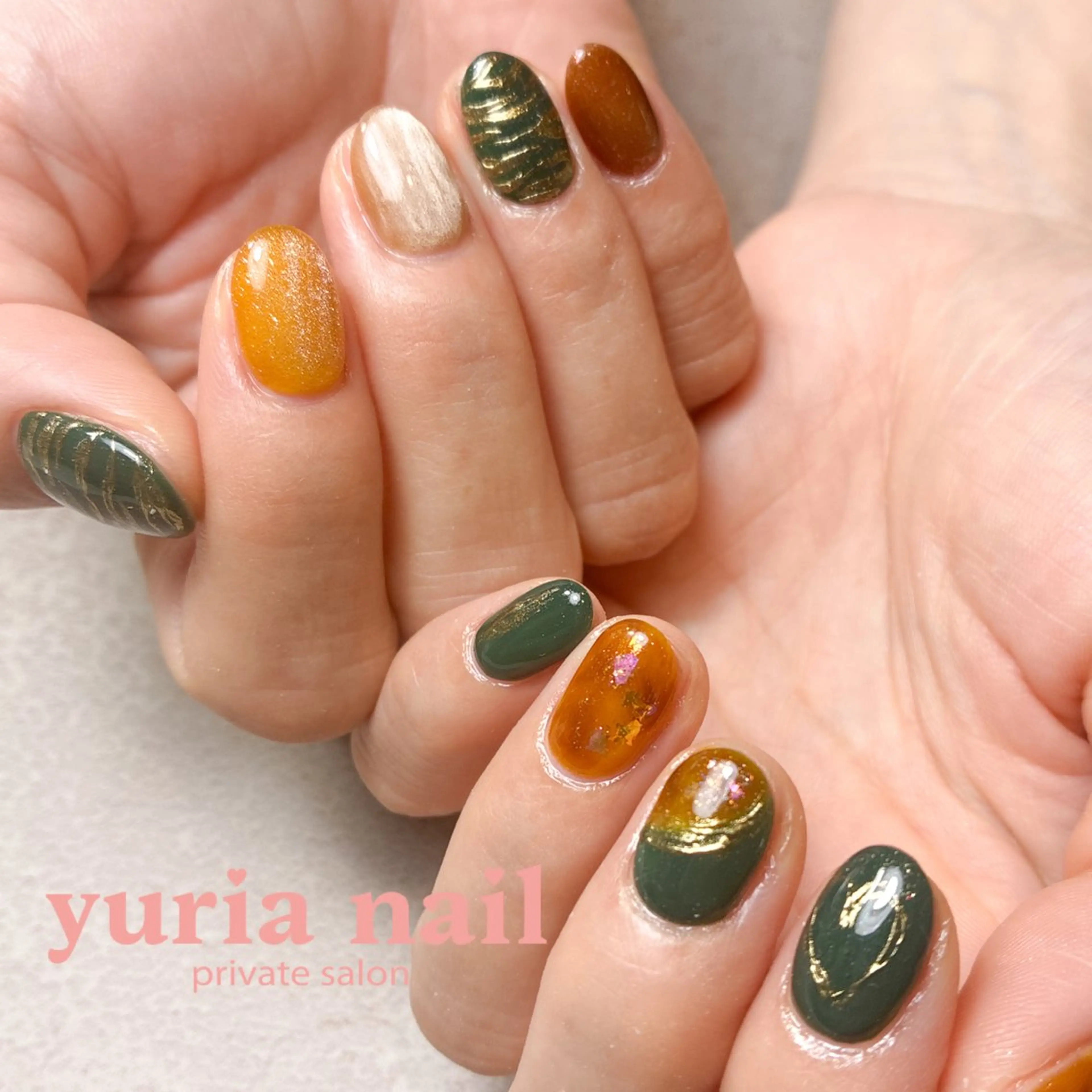 ネイル アニマル柄 アートネイル べっ甲ネイル ジェルネイル ゴールド ハンドネイル 小林 ゆりあのネイルデザイン