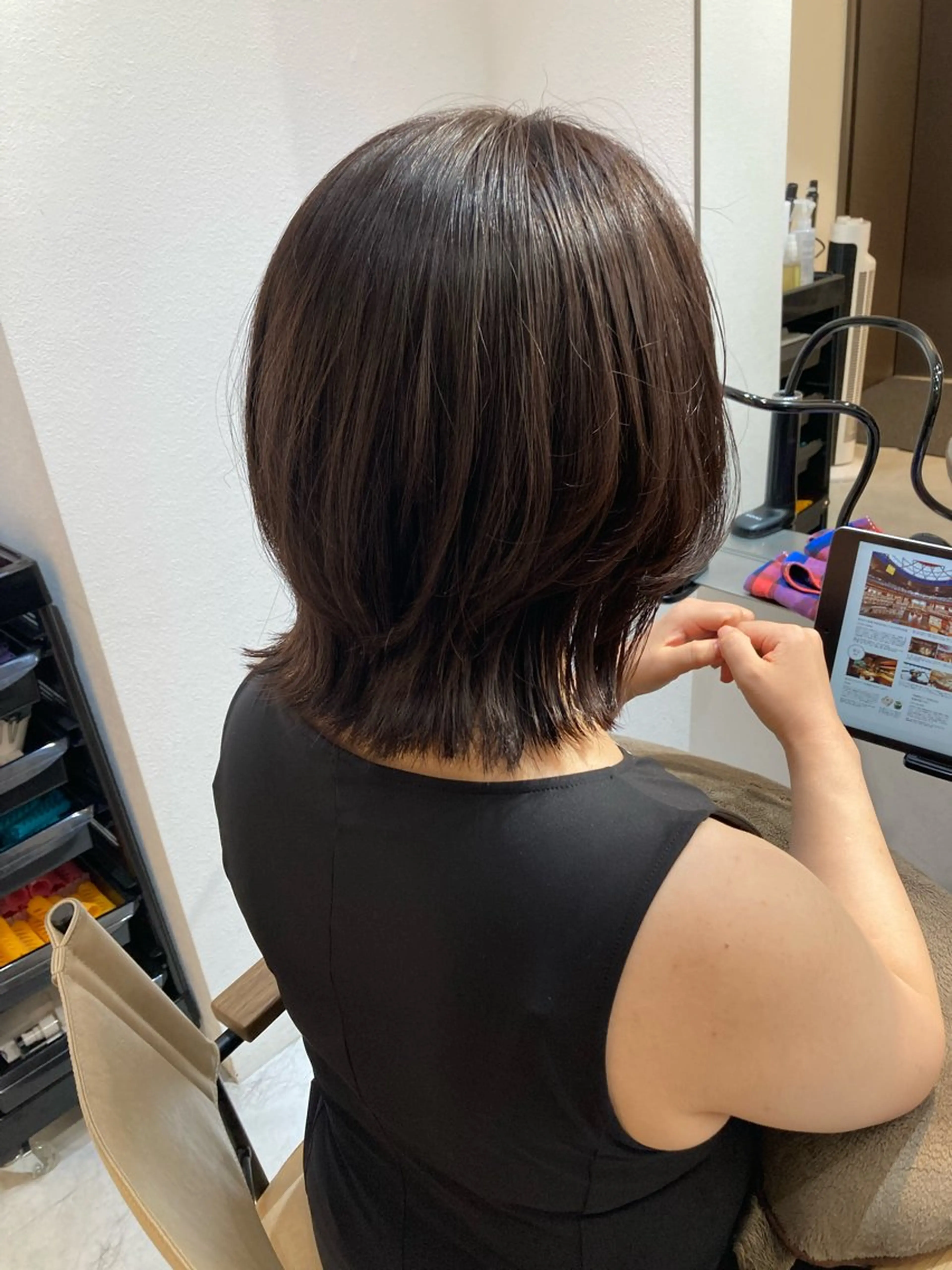 ミディアム ✨色持ちの良い艶 カラー✨蟹江真世のヘアスタイル