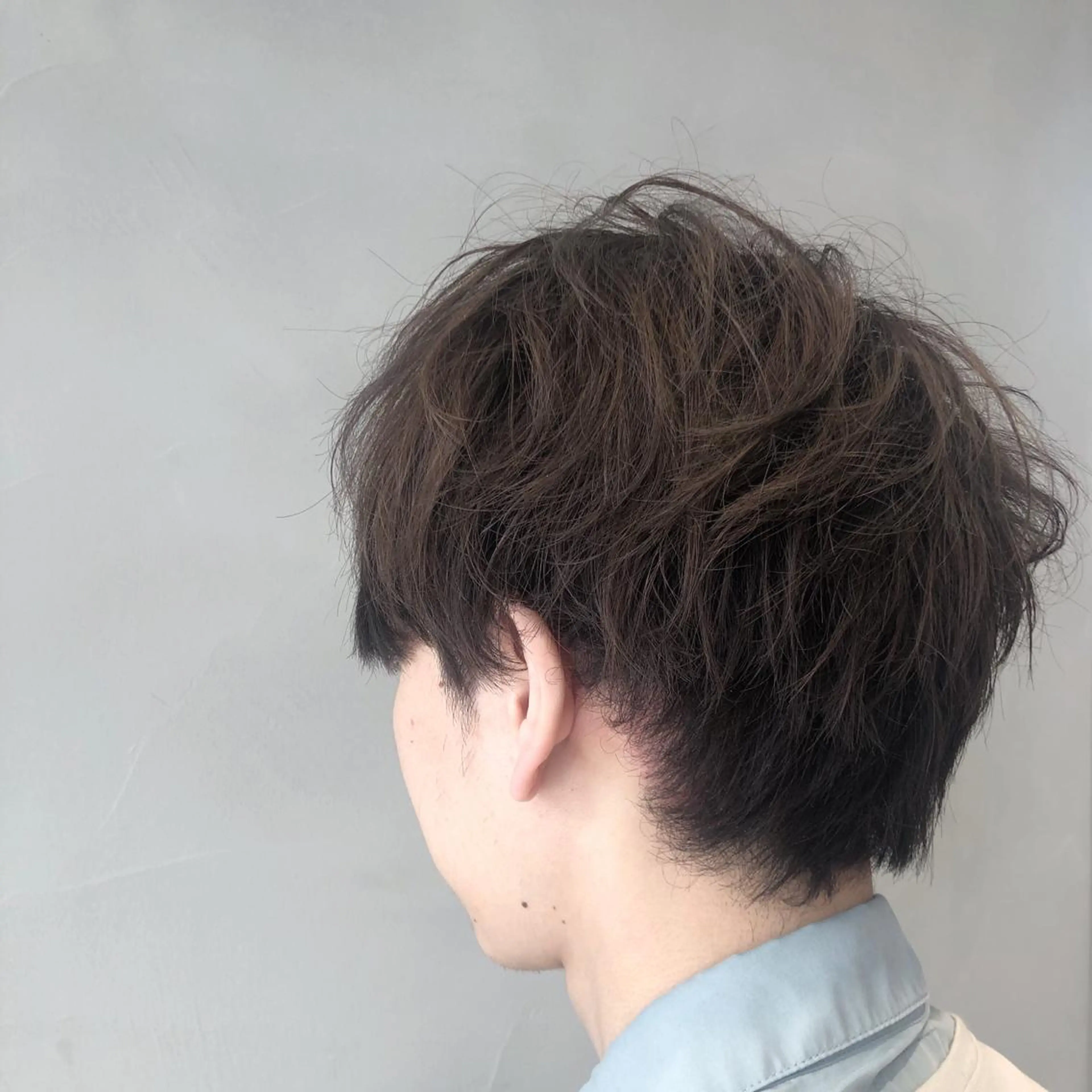 ショート カラー カジュアルを女っぽく 𝗮𝘆𝗮𝗰𝗼のヘアスタイル