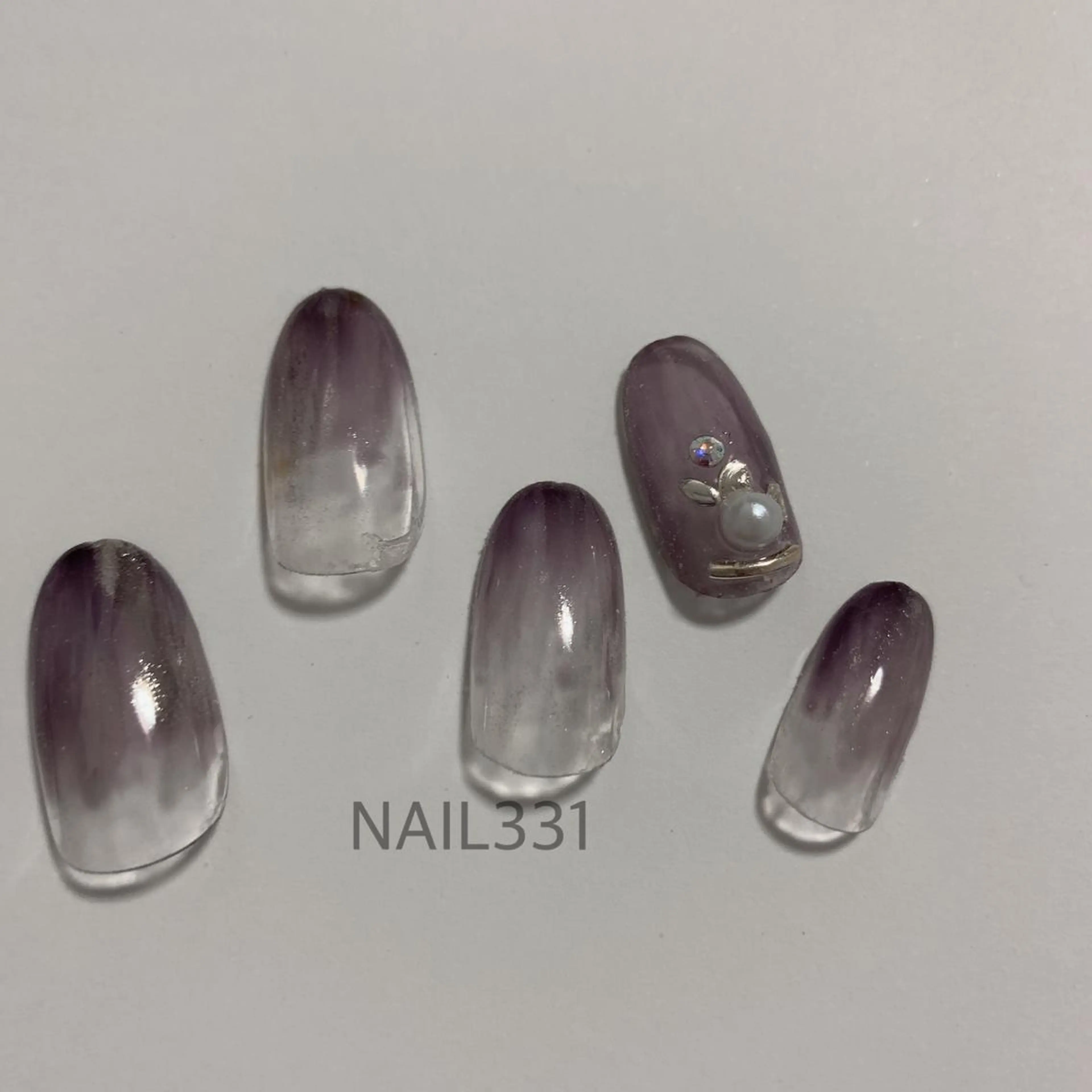 ネイル ニュアンスネイル NAIL.331所属・Nail 331のネイルデザイン