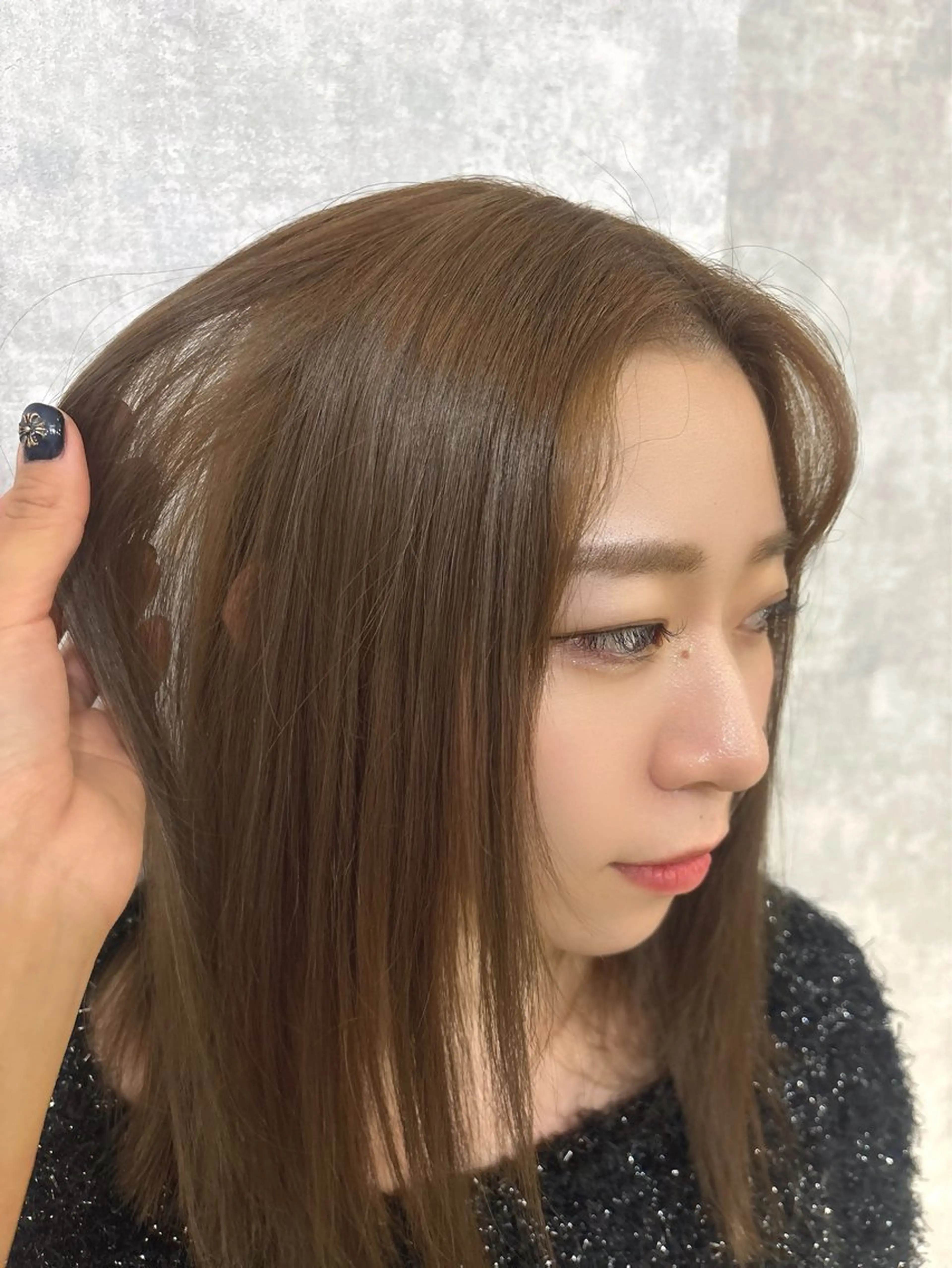ミディアム カット ヘアカラー トリートメント 🌐NATSUMI 🌐【寒色カラー】のヘアスタイル