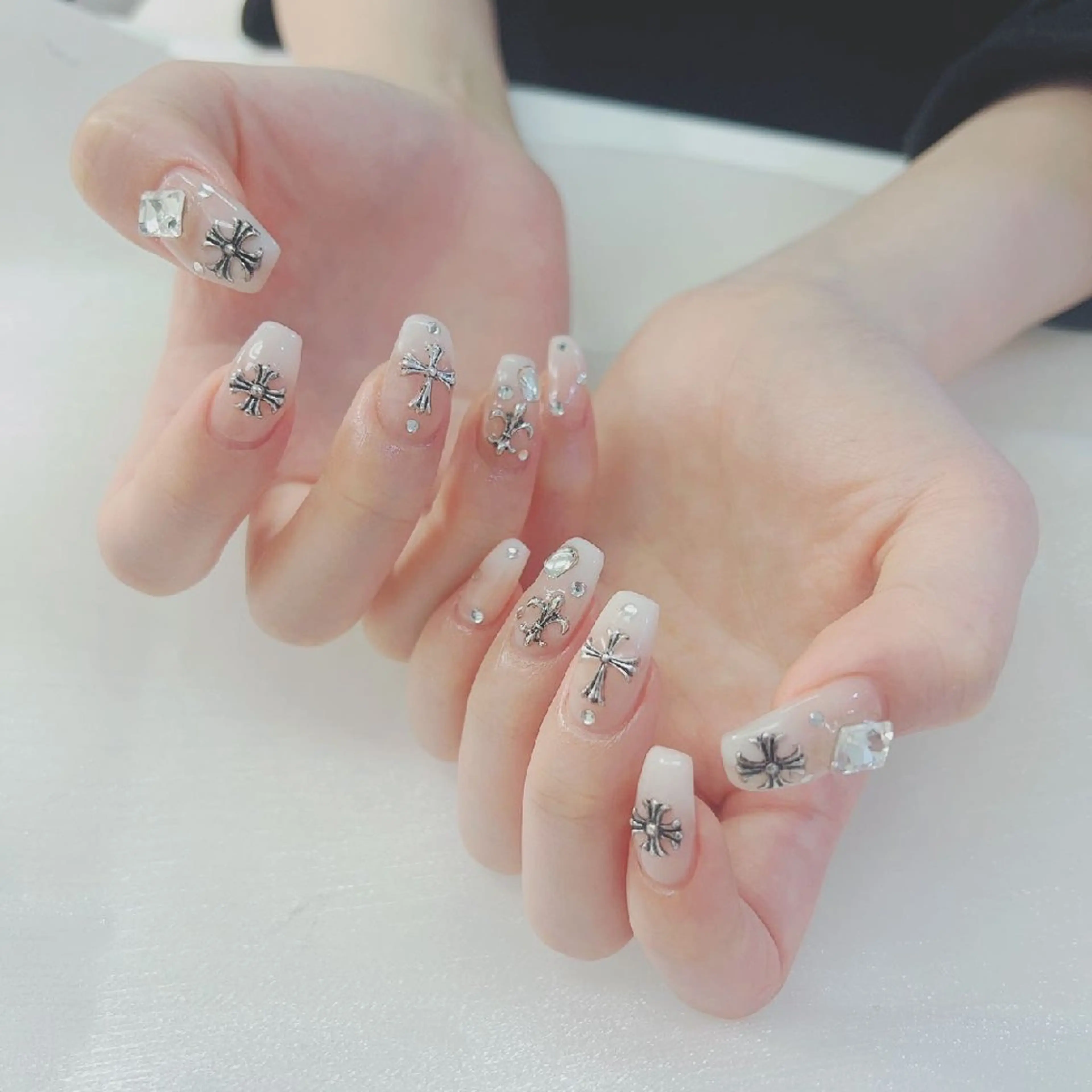 ネイル DOMI　NAIL 💅🏻のネイルデザイン