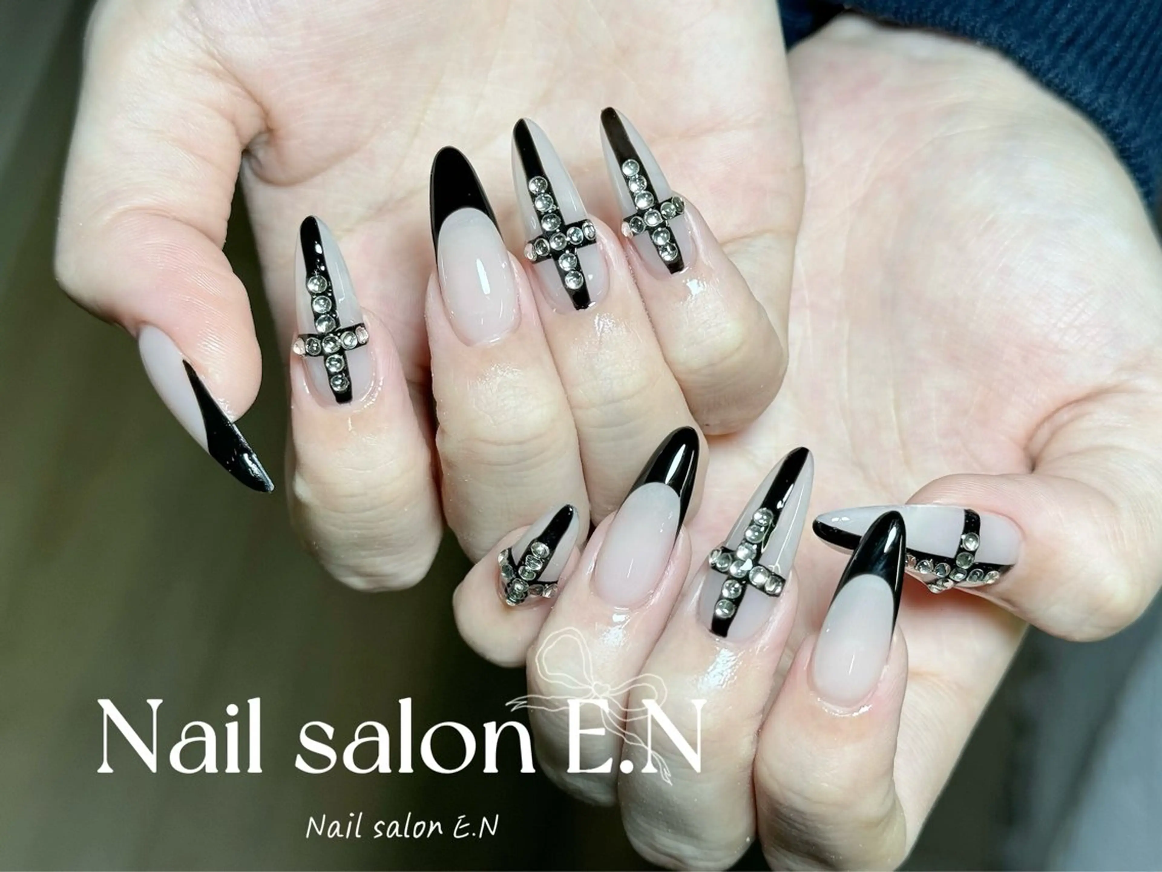 ネイル アートネイル オーロラネイル ブラウン クリアネイル フレンチネイル ハンドネイル E.N🦋 長さ出し/持ち込みのネイルデザイン