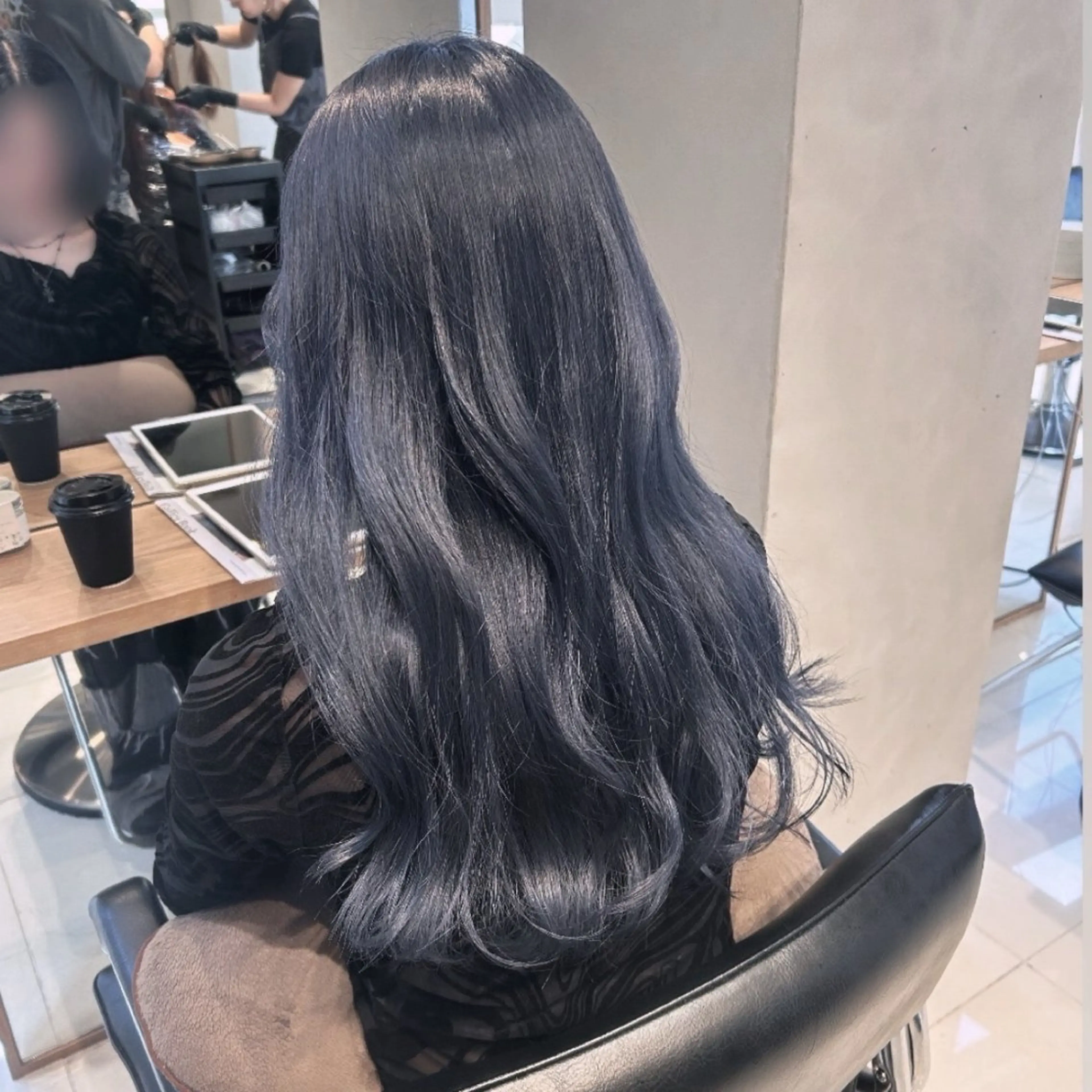 カラー ブリーチ ブルーカラー ネイビーカラー ヘアカラー ︎︎🌟韓国艶カラー ︎🌟璃奈 (ﾘﾅ)のヘアスタイル