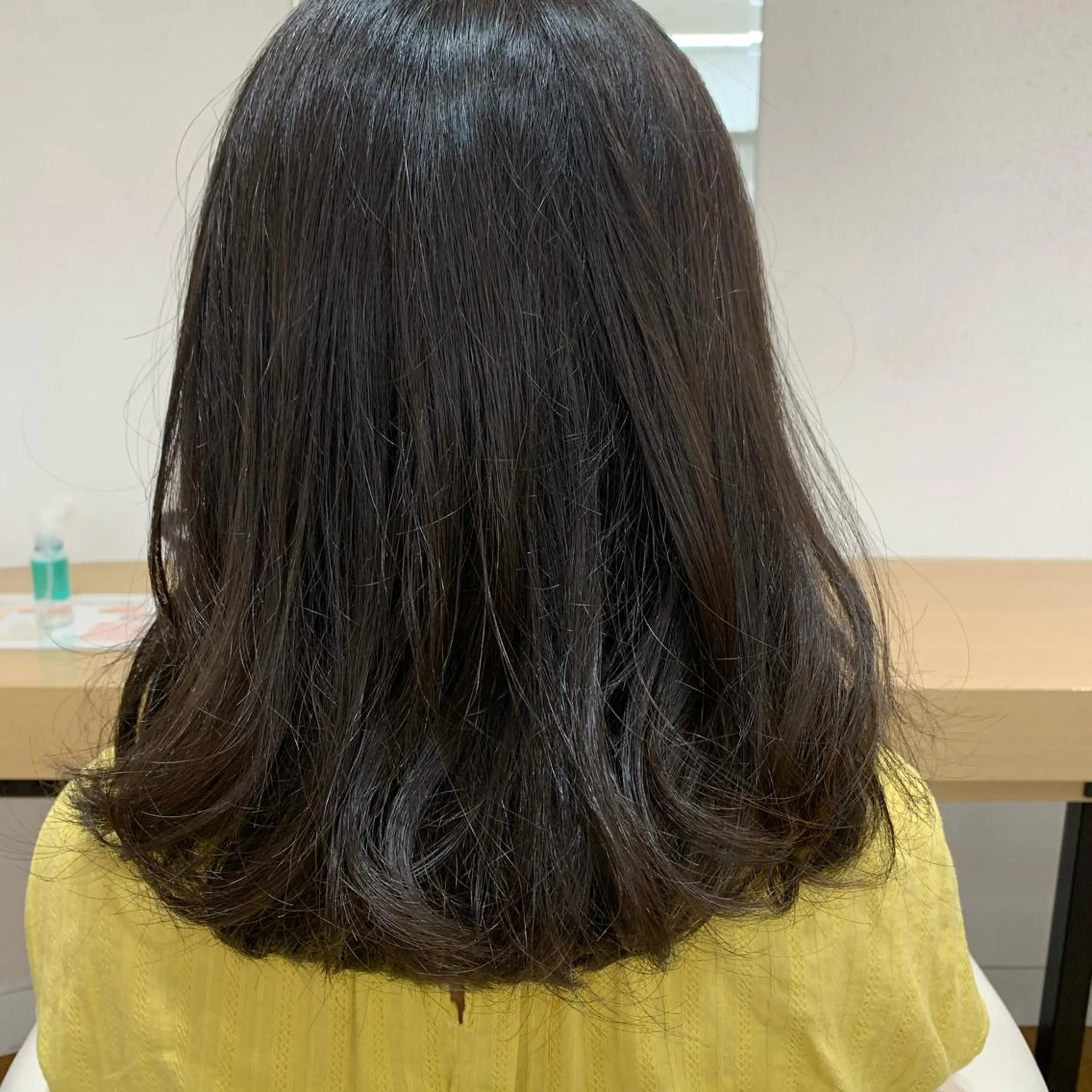 ミディアム 大谷 菜月のヘアスタイル