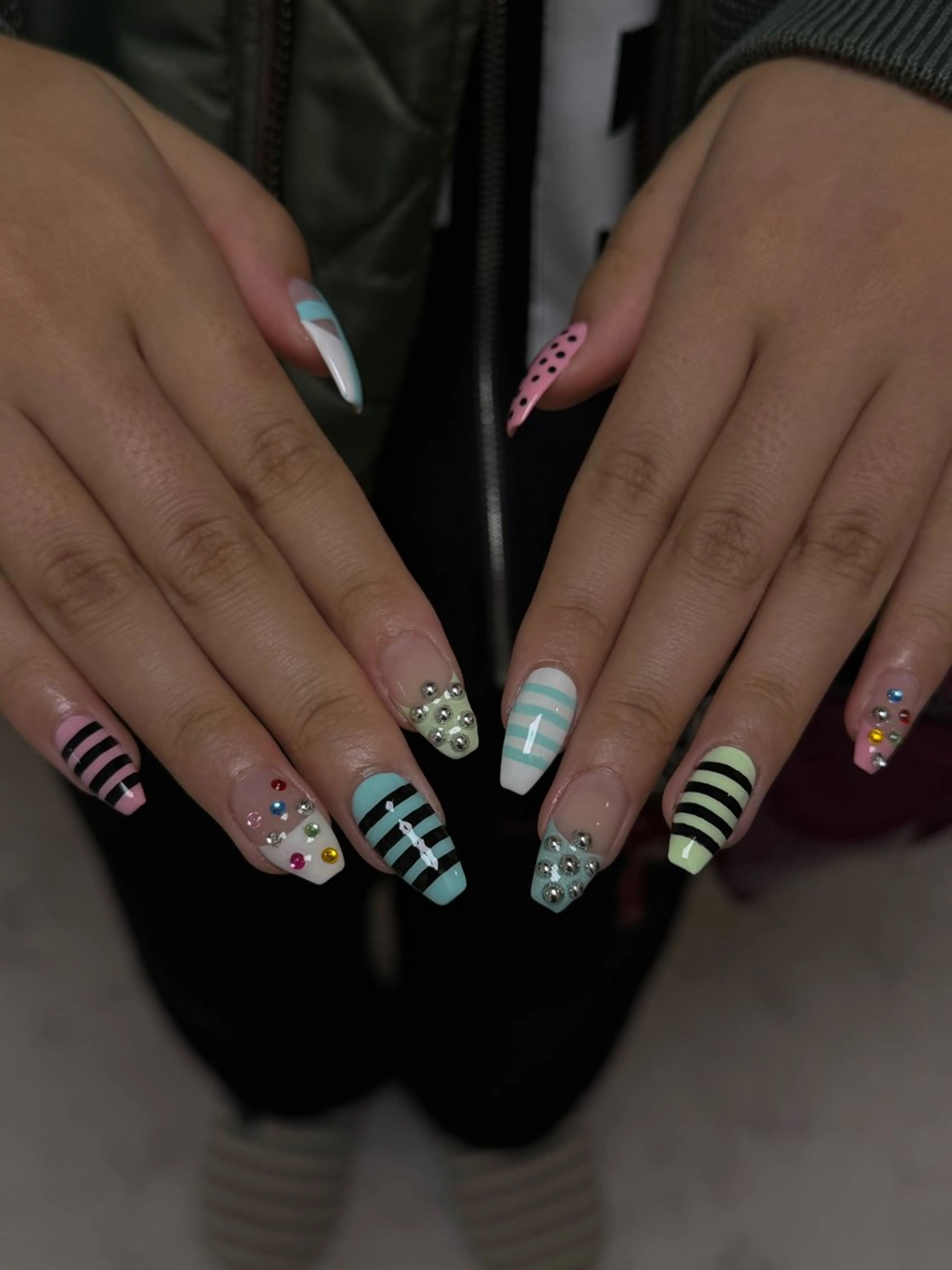 ネイル ハンドネイル ZHU_ STUDIOのネイルデザイン