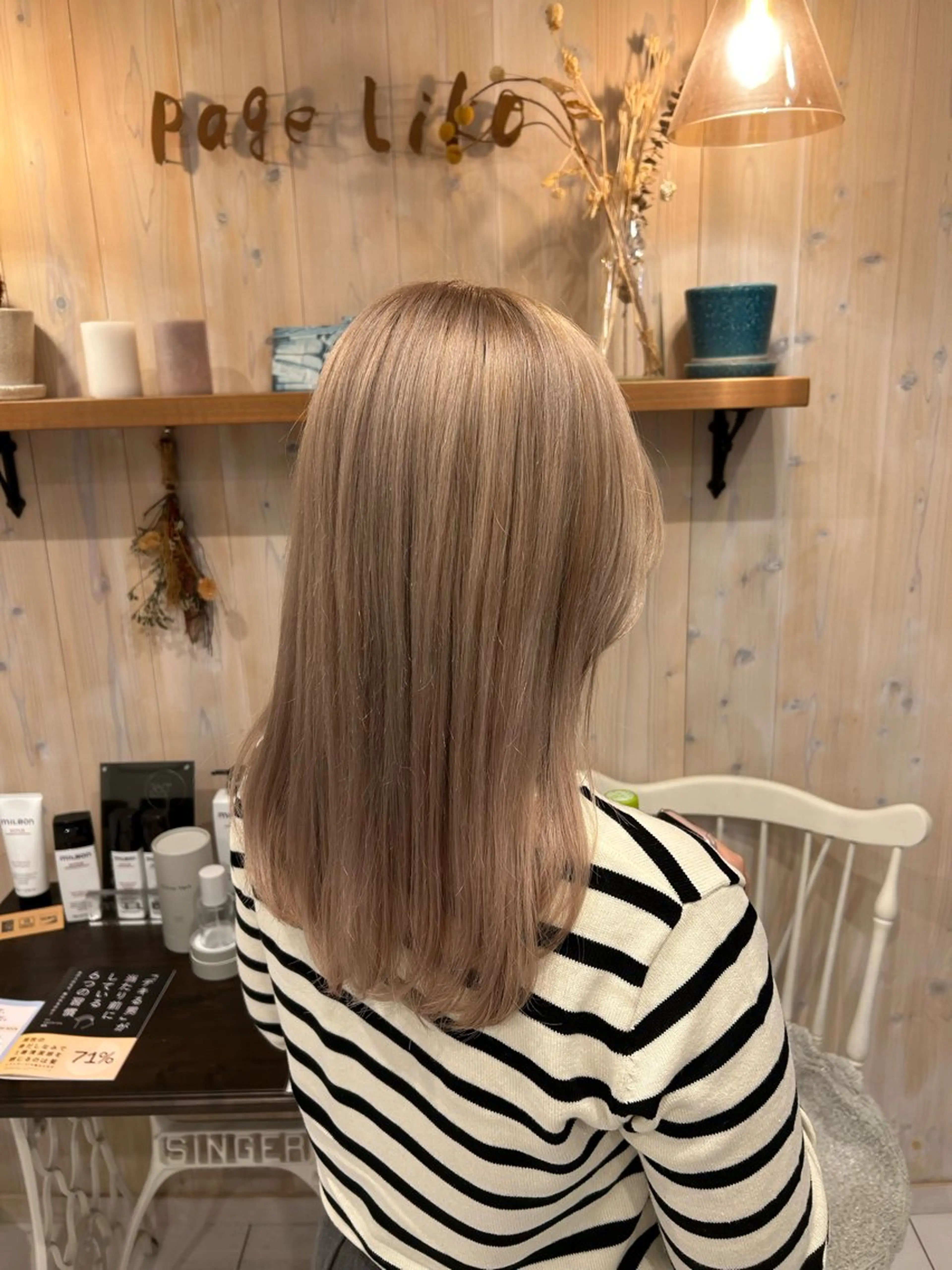 ミディアム カラー ベージュカラー ミルクティーベージュ カット ヘアカラー アニメオタク美容師✂ miharuのヘアスタイル