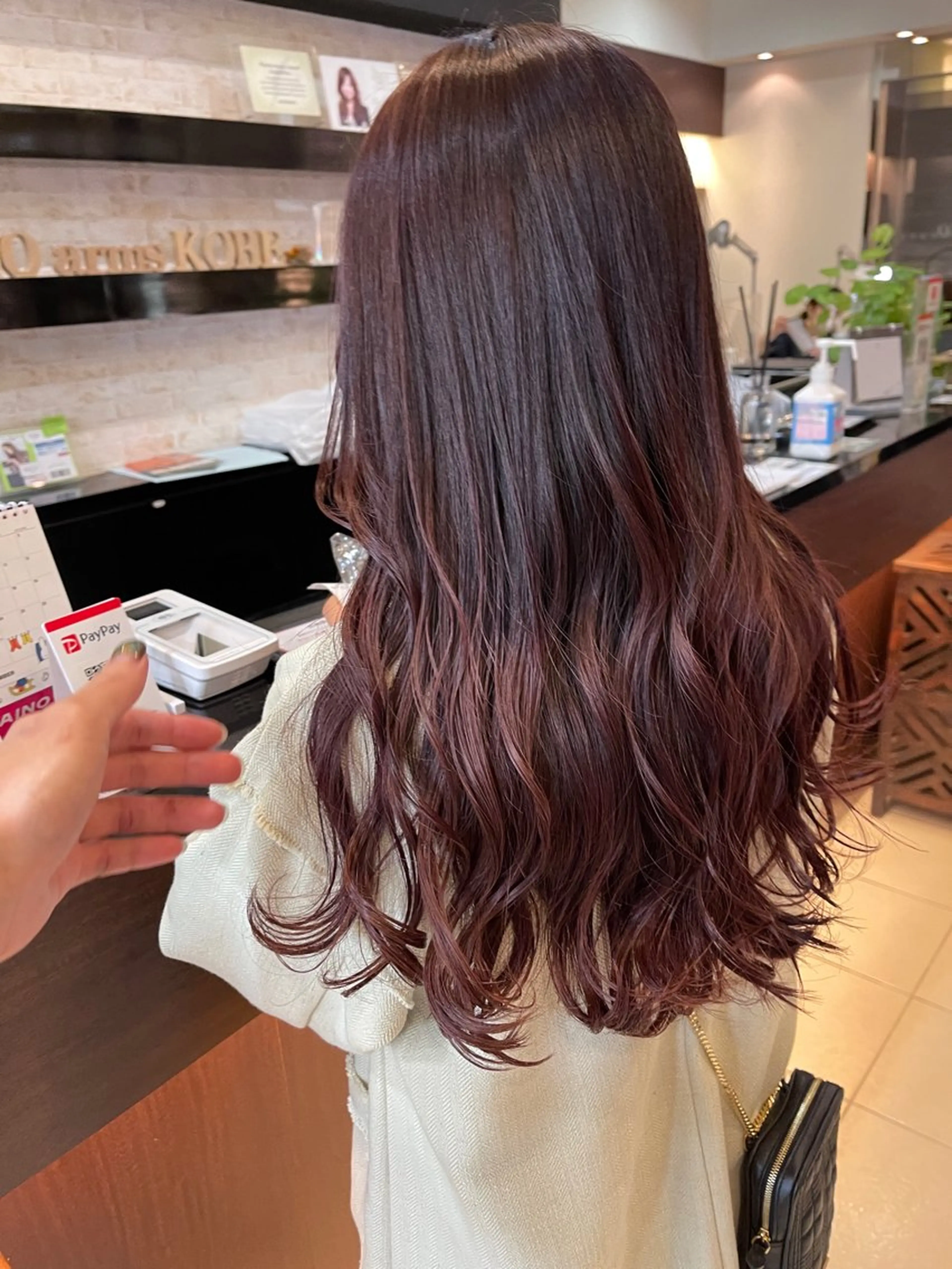 ロング カラー ピンクカラー カット ヘアカラー トリートメント Kamie みかじりのヘアスタイル