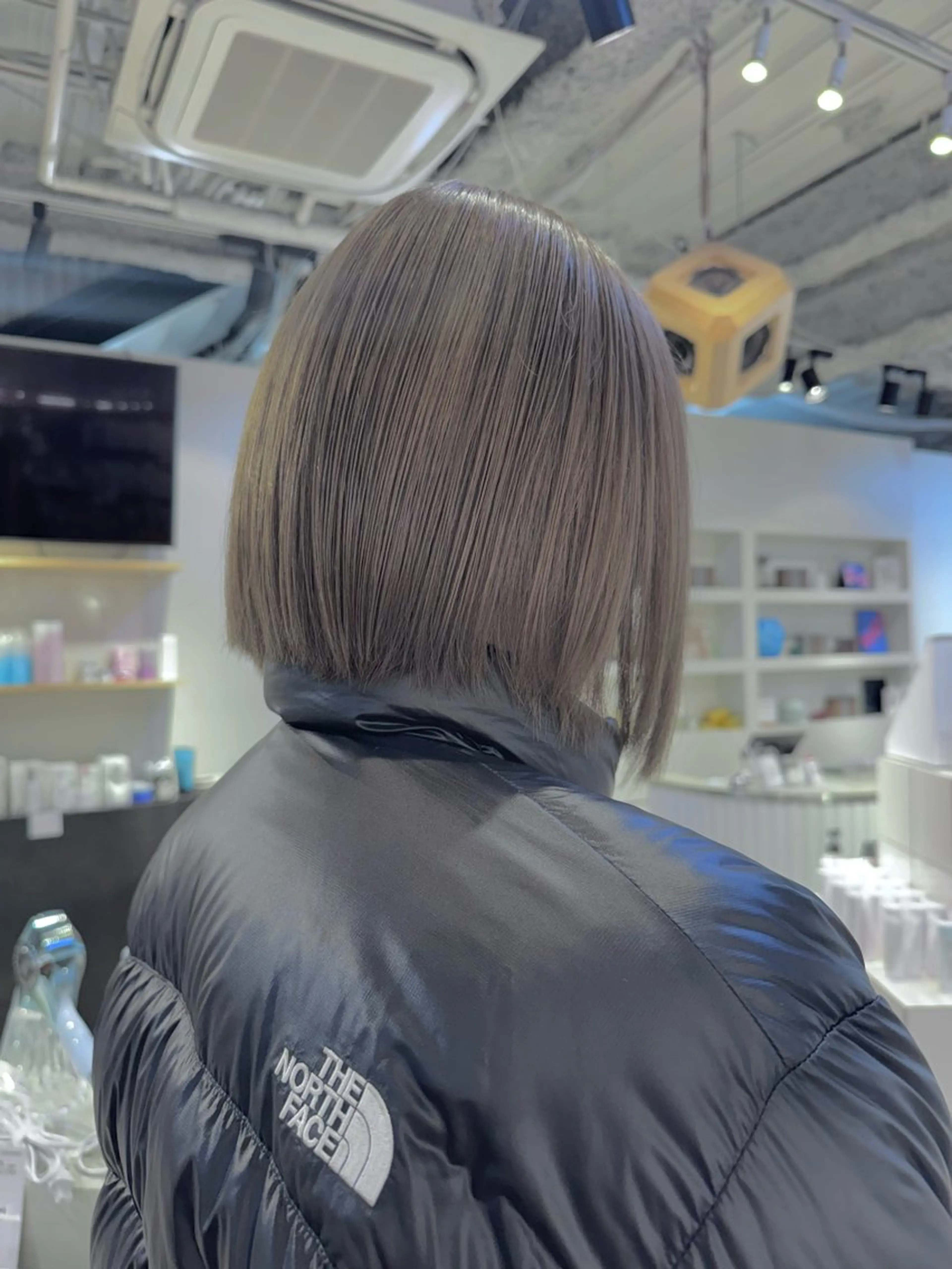 カラー グレージュ SEAM所属・詩音 ／札幌美容師のヘアスタイル