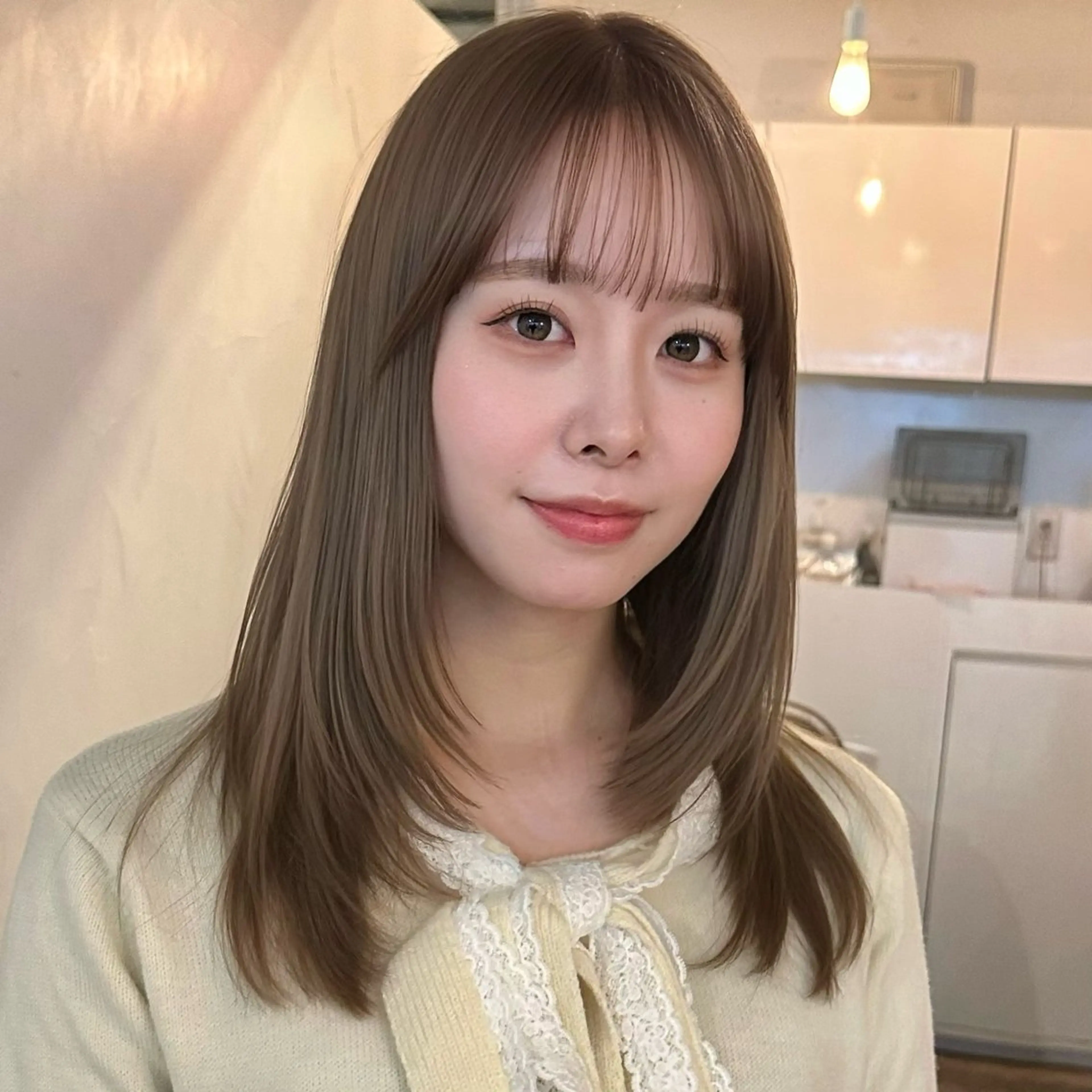 セミロング カット ヘアカラー 🌹ハッシュカット、 レイヤー韓国ヘア🌹のヘアスタイル