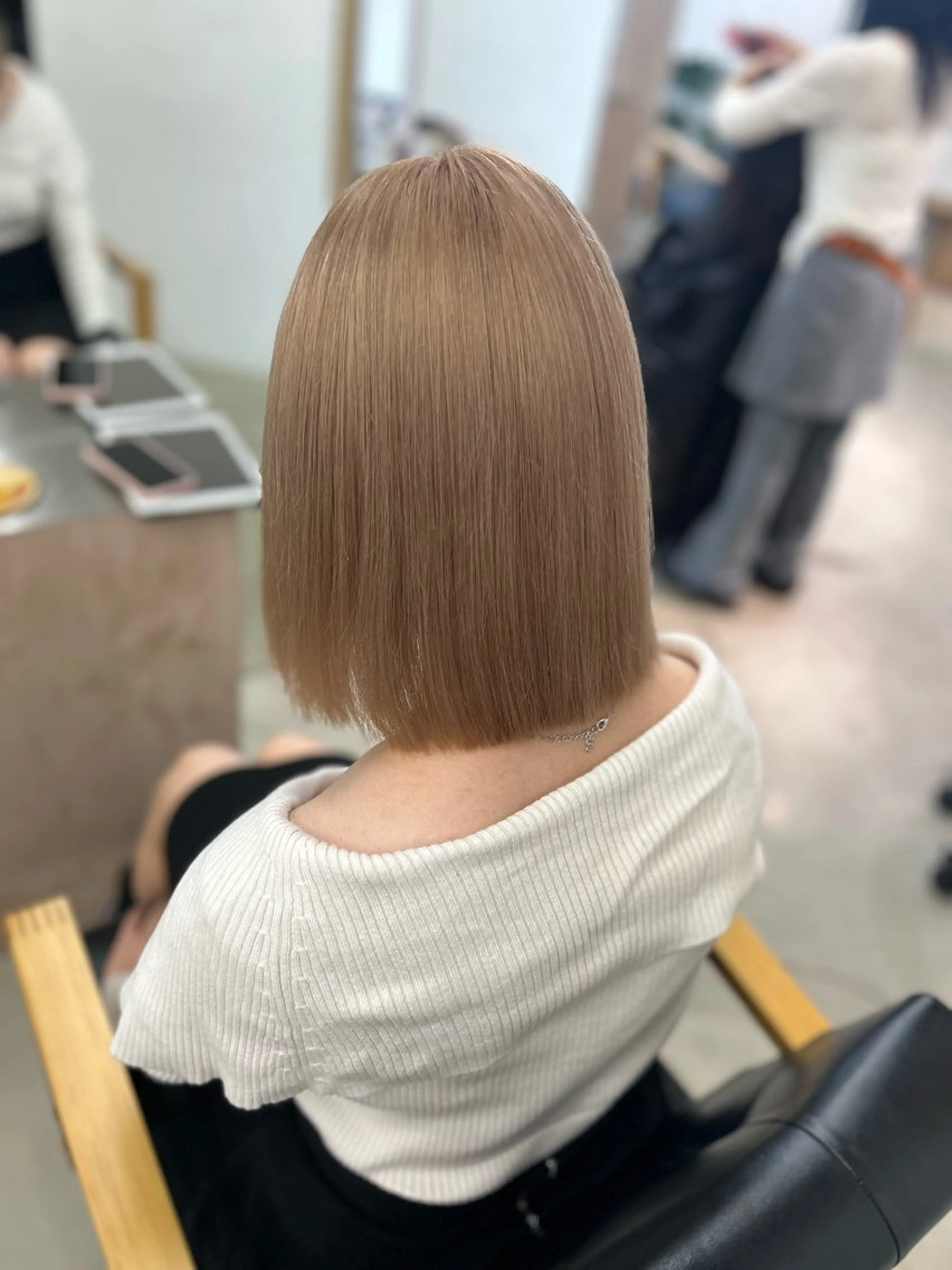 ミディアム カラー ベージュカラー ブリーチ ミルクティーベージュ 髪質改善 トリートメント カット ヘアカラー トリートメント ヘッドスパ noa  🦋 ブリーチ/暖色のヘアスタイル