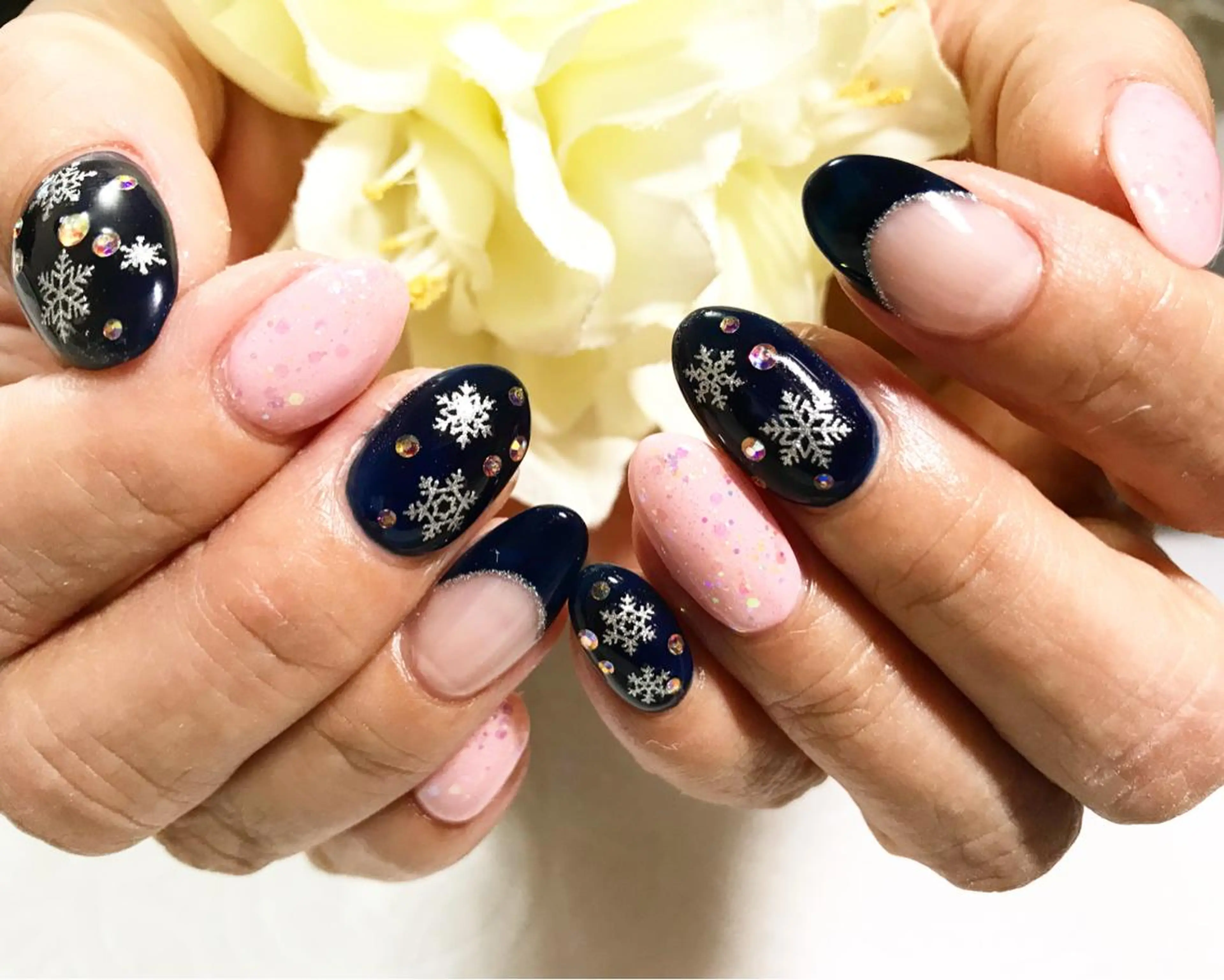 ネイル フットネイル ラメ(グリッター) ネイビー ピンク シンプルネイル ネイル フフラ所属・nail fufla ♡yamane♡のネイルデザイン