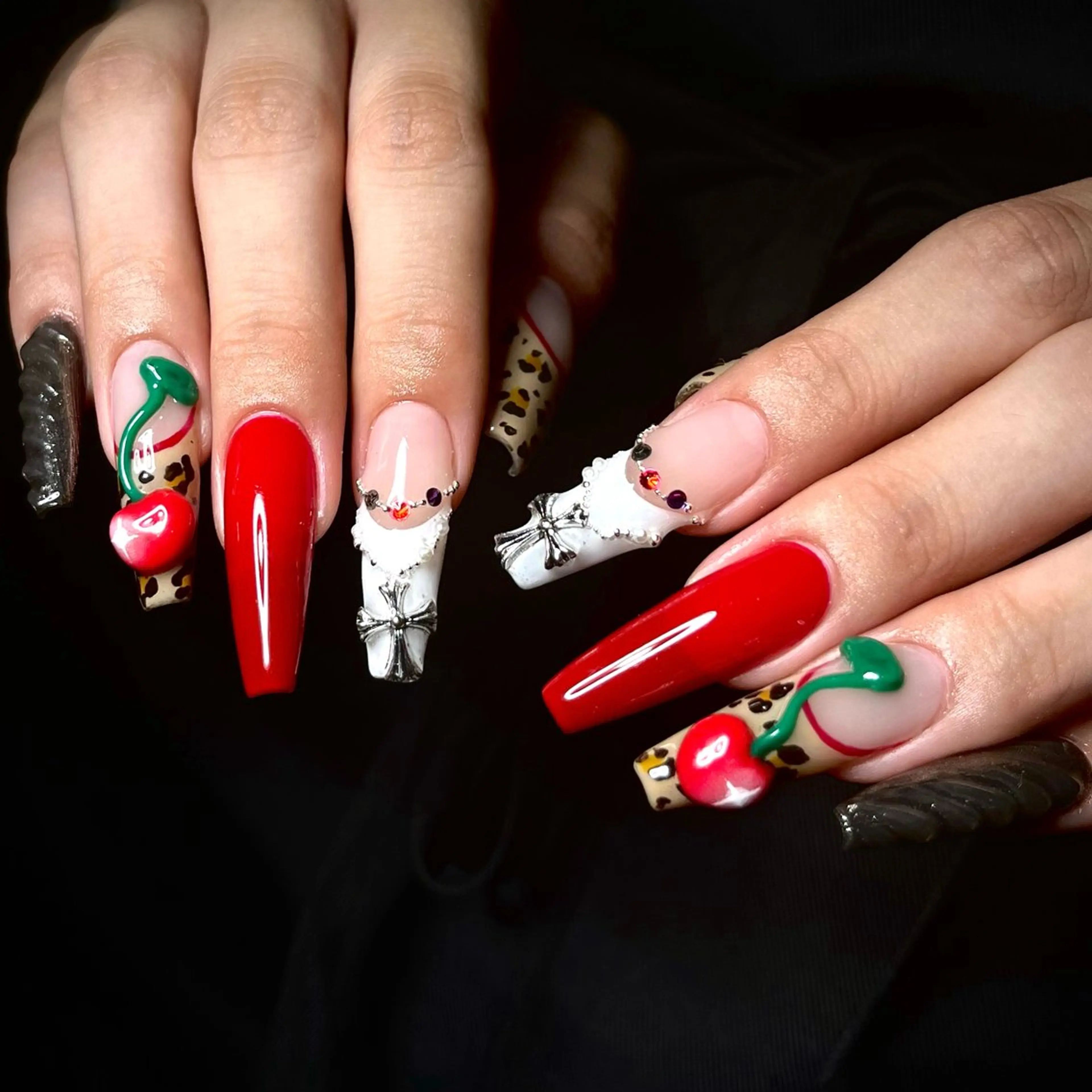 ネイル ハンドネイル Cleo 名古屋駅店 🖤EMIRIのネイルデザイン