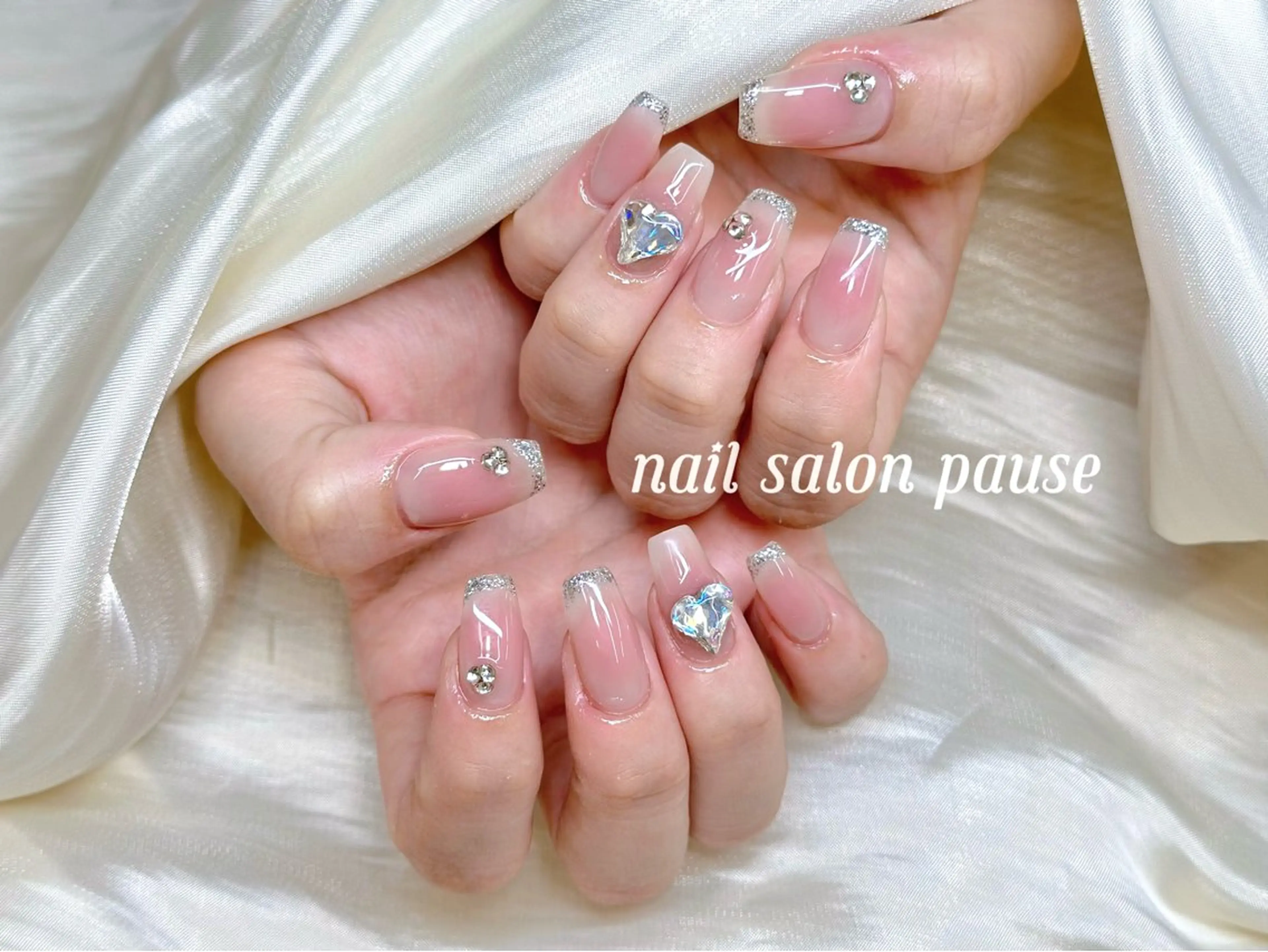 ネイル チークネイル フレンチネイル ガラスフレンチ ストーンネイル ハンドネイル ハンドケア nail salon pause✨のネイルデザイン