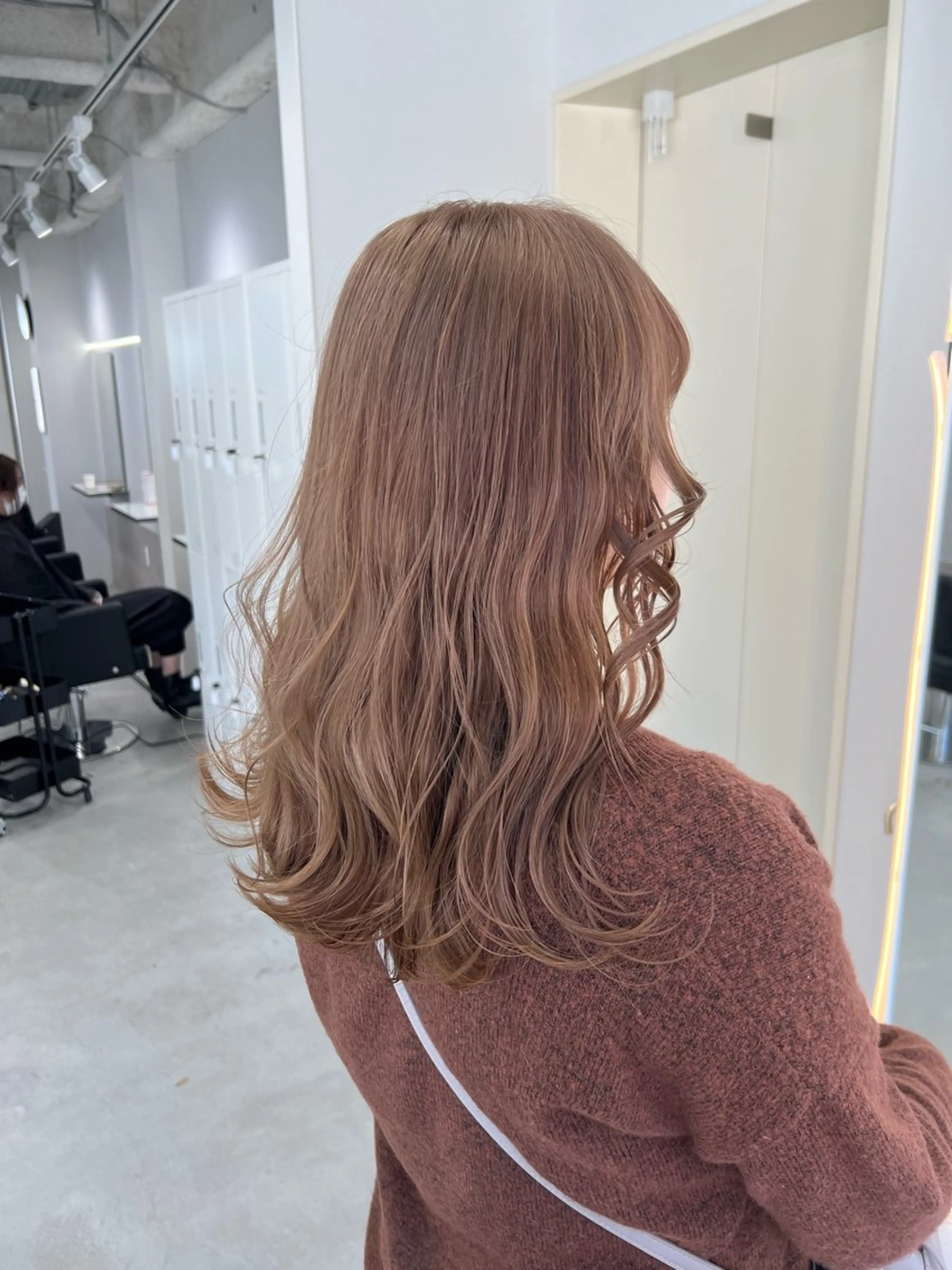 ロング ヘアカラー maya レイヤーカットのヘアスタイル