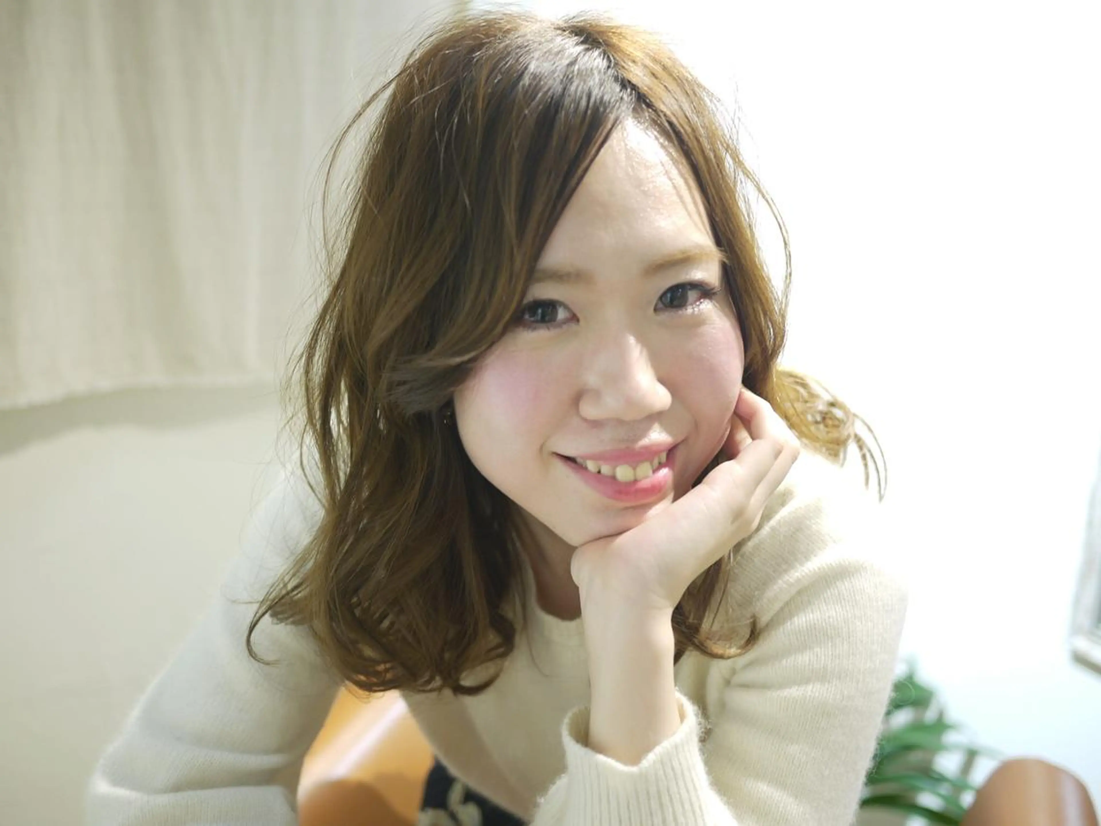 ミディアム カット ヘアカラー une brise所属・高橋 葵のヘアスタイル