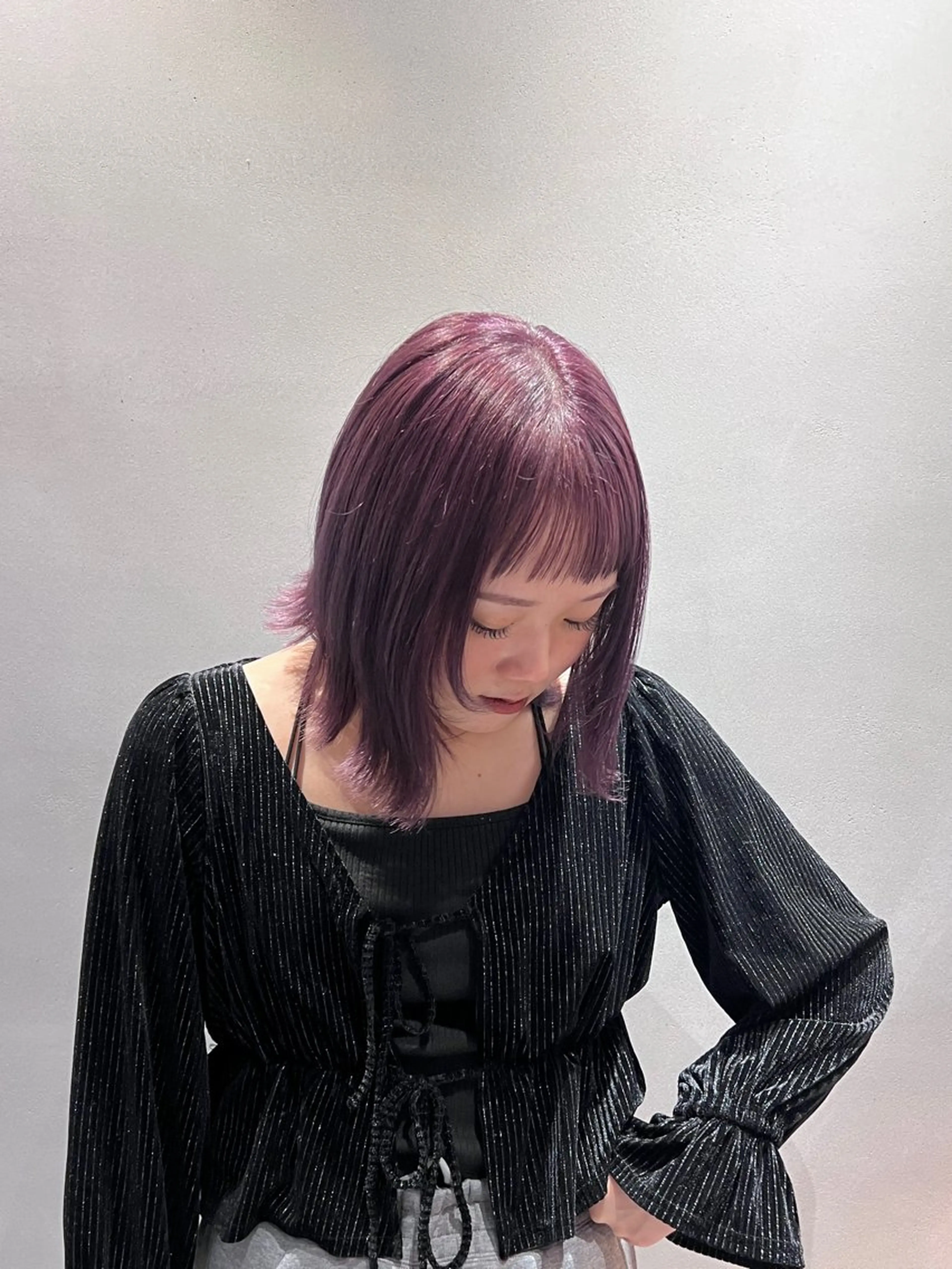 ミディアム カラー ラベンダーカラー ピンクカラー ピンクラベンダー ボブ 顔まわりレイヤー 小山 優香のヘアスタイル