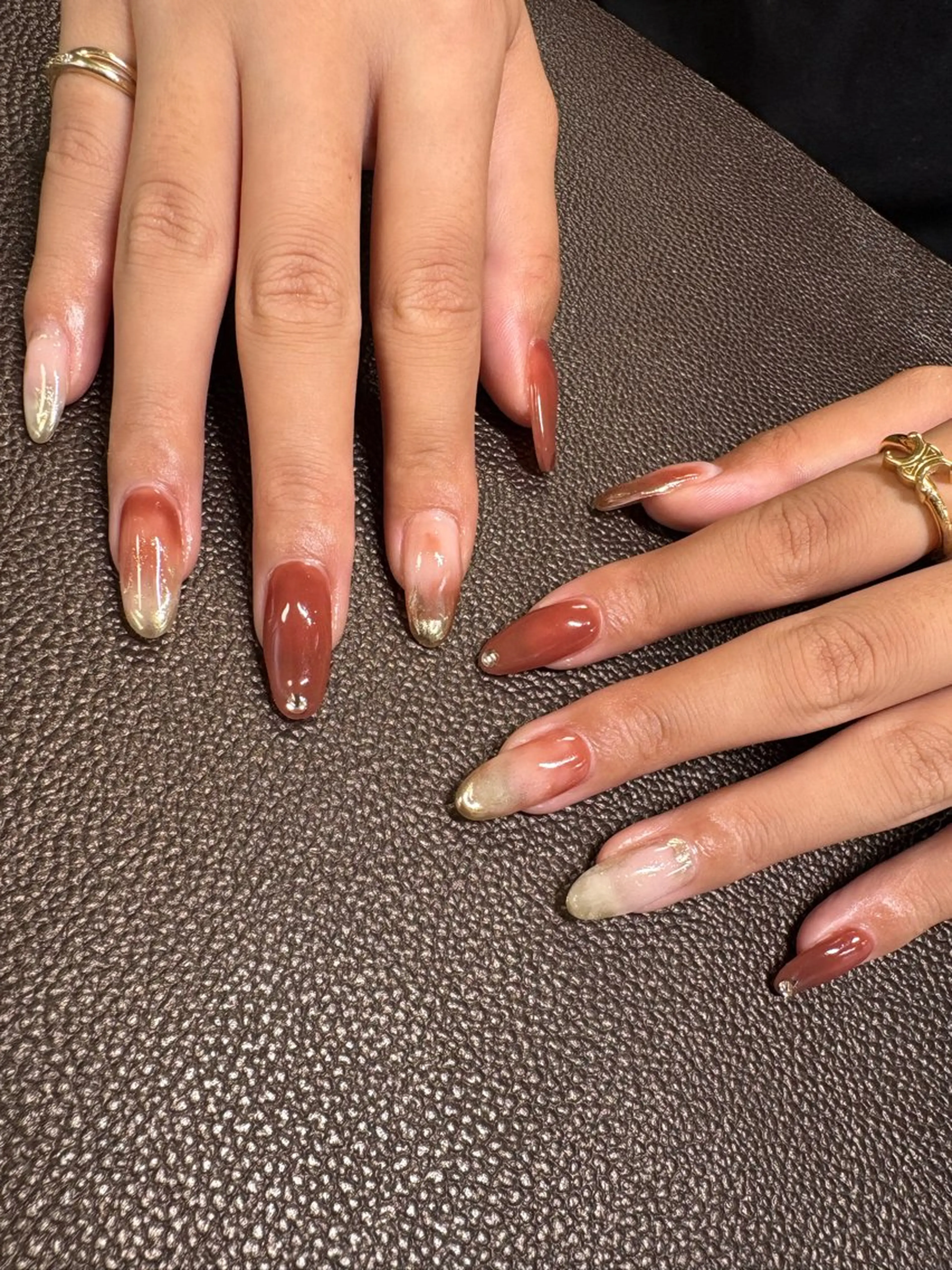 ネイル ブラウン ゴールド ニュアンスネイル ハンドネイル private nail salon Sugar所属・Sugar Erikaのネイルデザイン