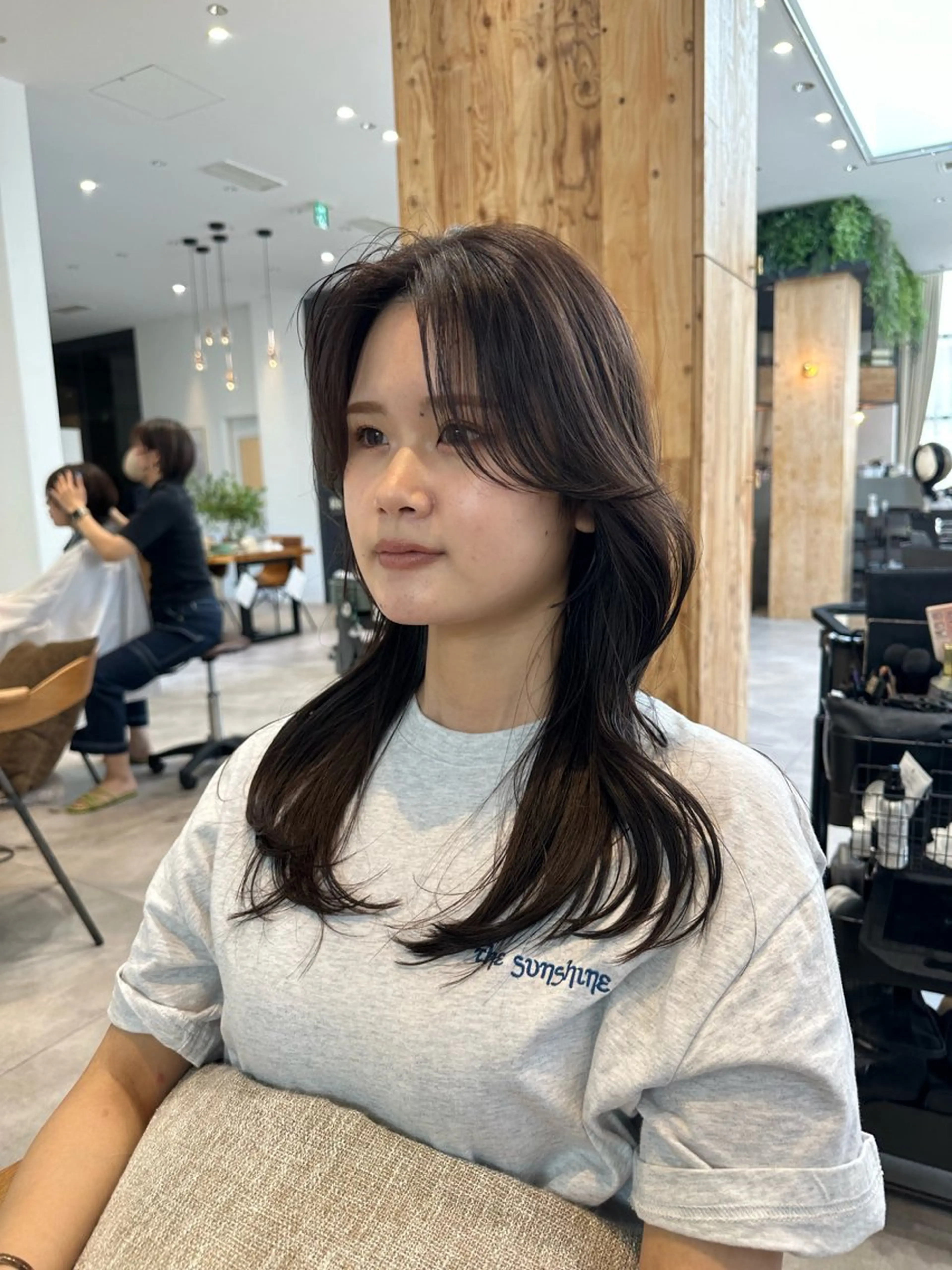 ミディアム VIEWユリナ メイク/ カットのヘアスタイル