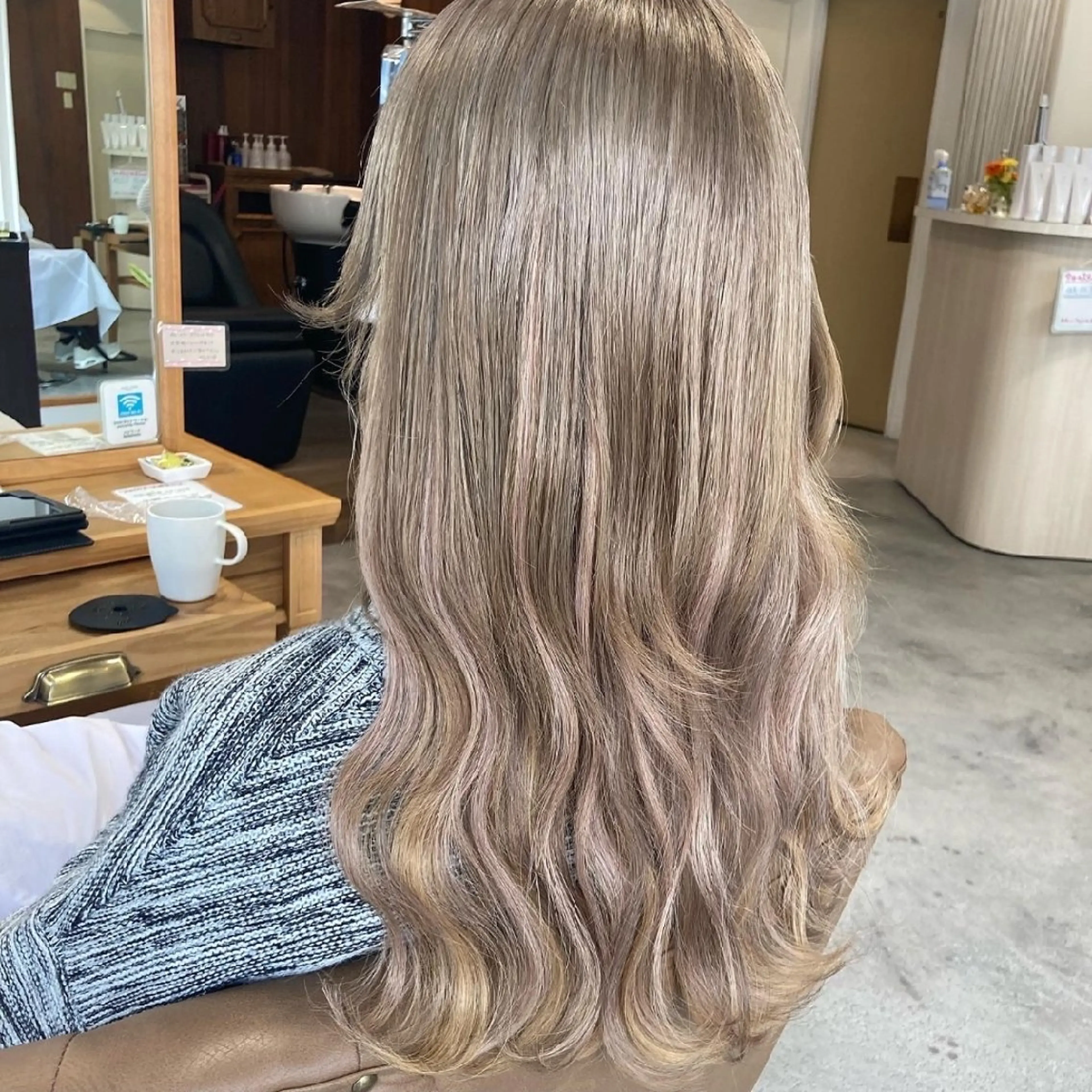 ロング ハイライト スタジオフツーロバイビーヘアー所属・SEIYA/ プルエクステ/カラーのヘアスタイル