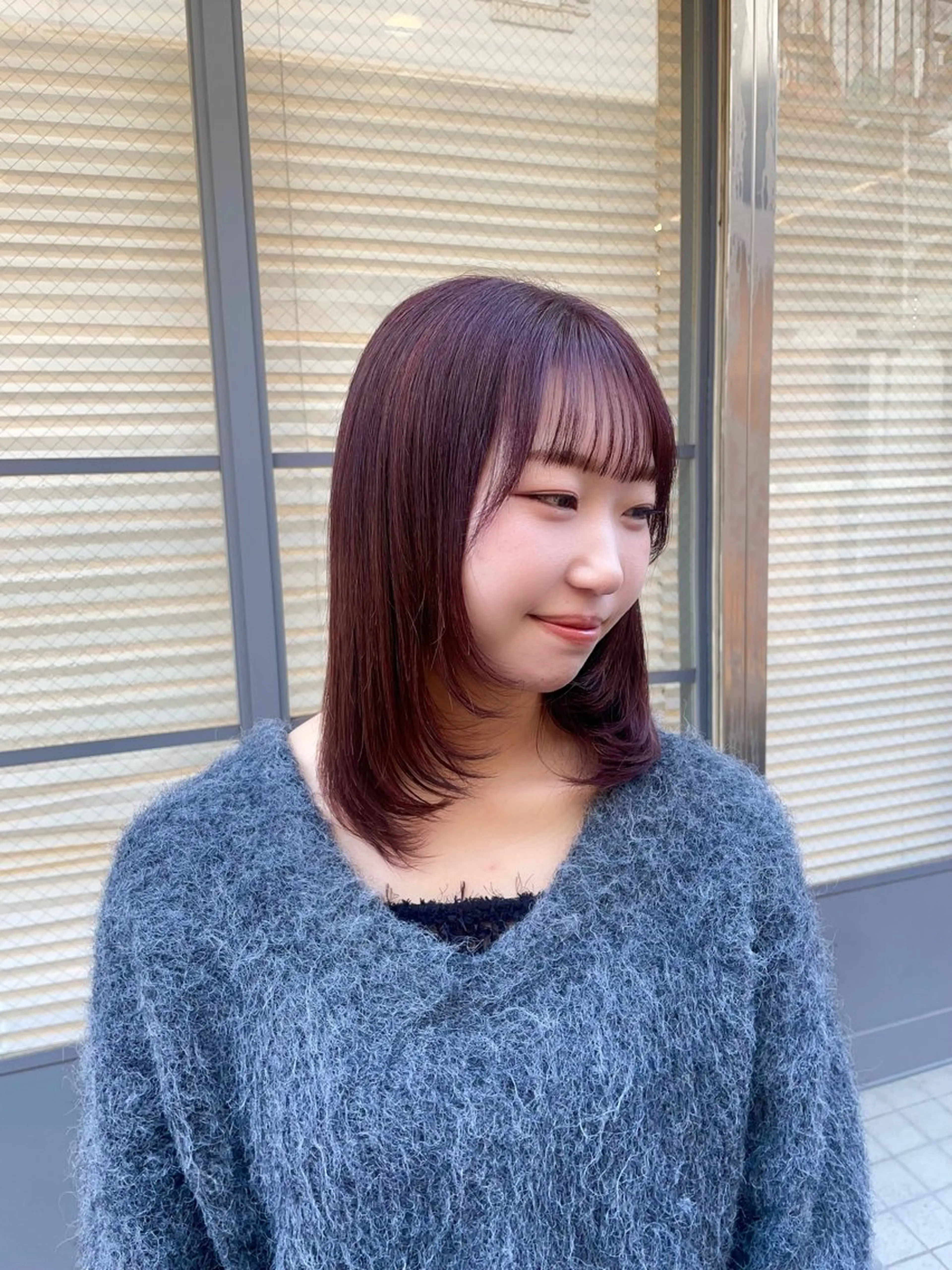 セミロング 🪸暖色艶カラー/ shiori🫧のヘアスタイル