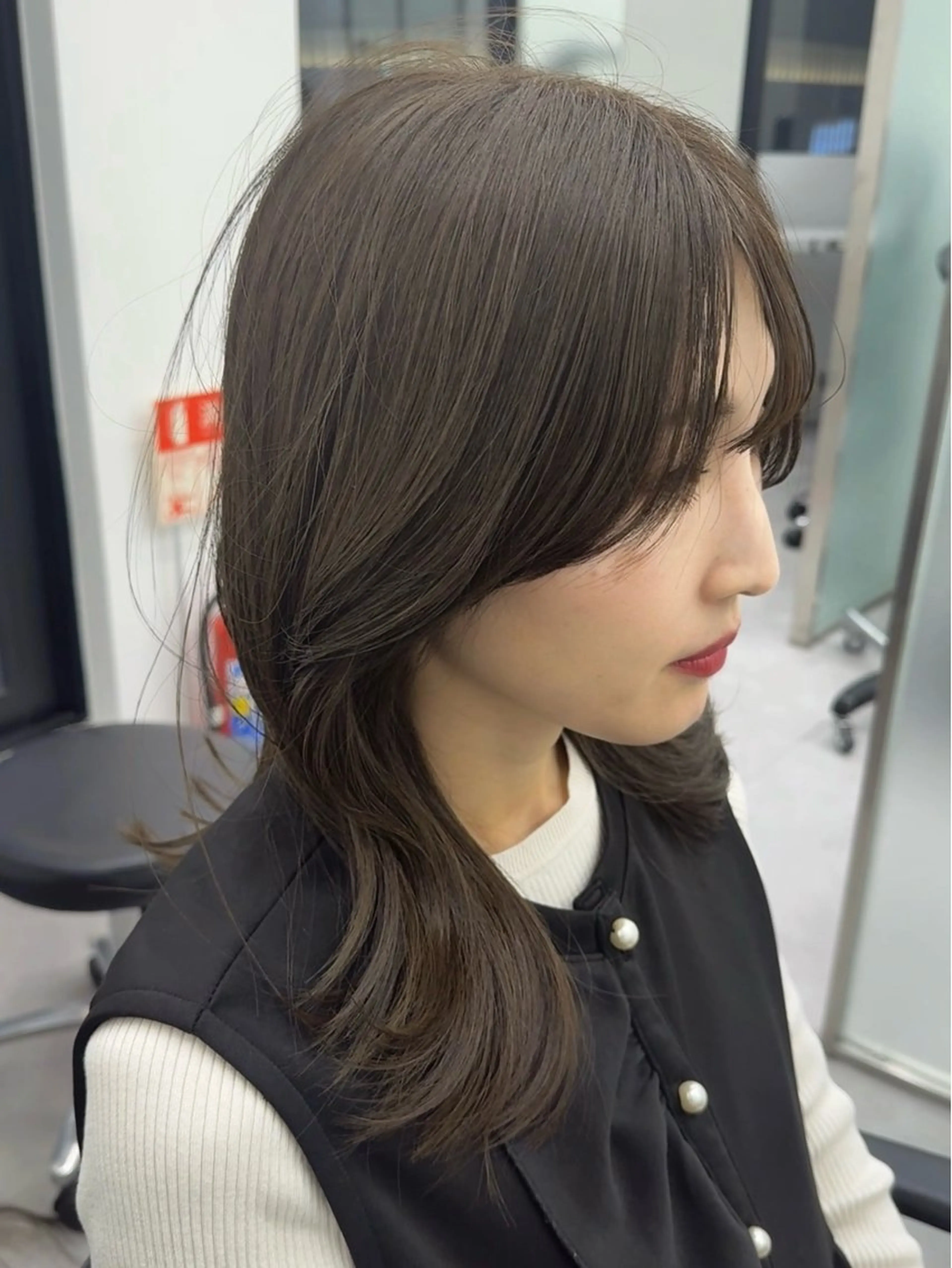 セミロング カラー ベージュカラー 顔周りカット カット ヘアカラー トリートメント GO TODAY シェアサロン 町田店所属・韓国ヘア🇰🇷 スズキのヘアスタイル