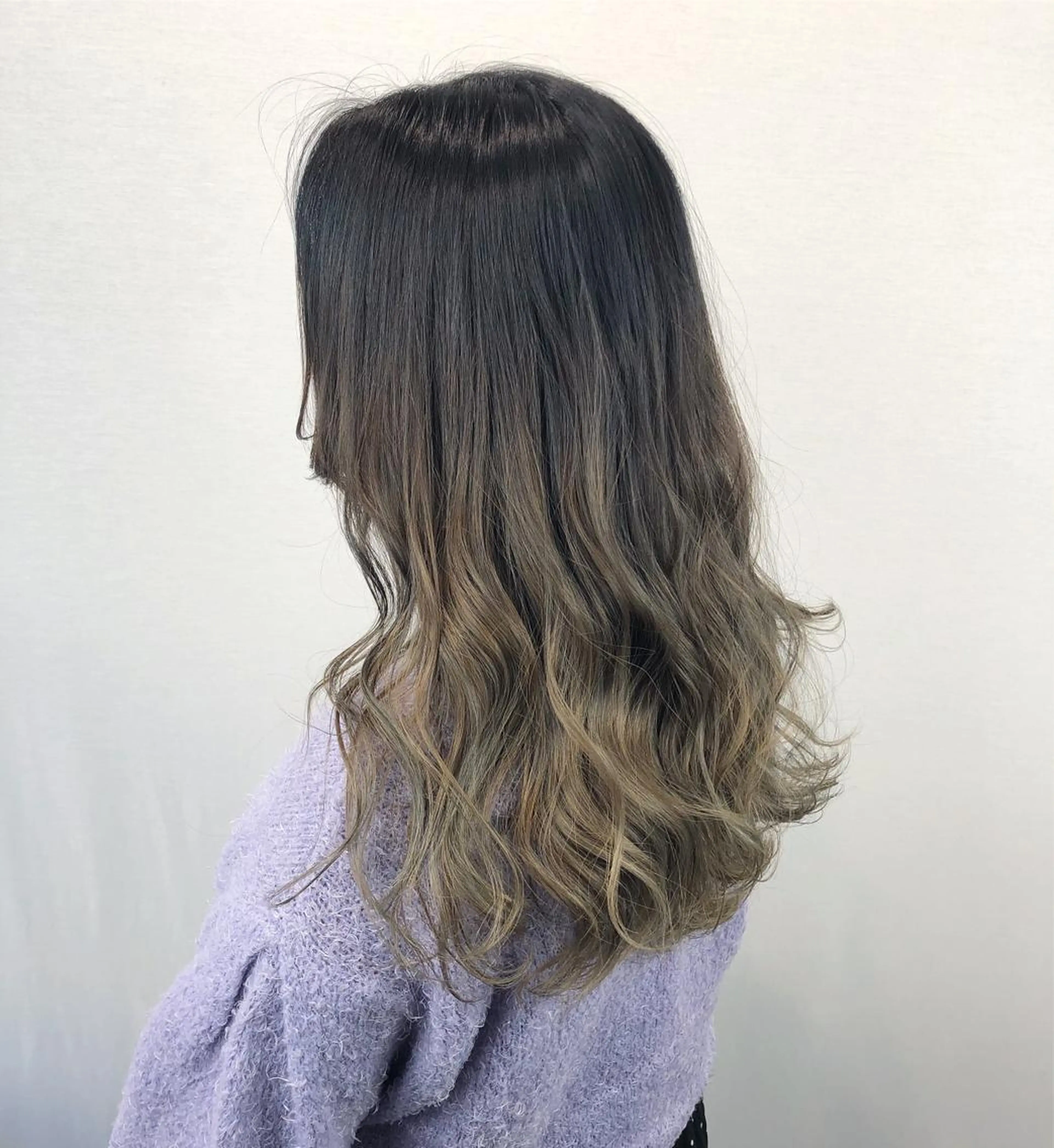 ロング カラー アッシュ グラデーションカラー ハイライトカラー ハイライト 2nd所属・🤍2nd🤍田所 美希のヘアスタイル