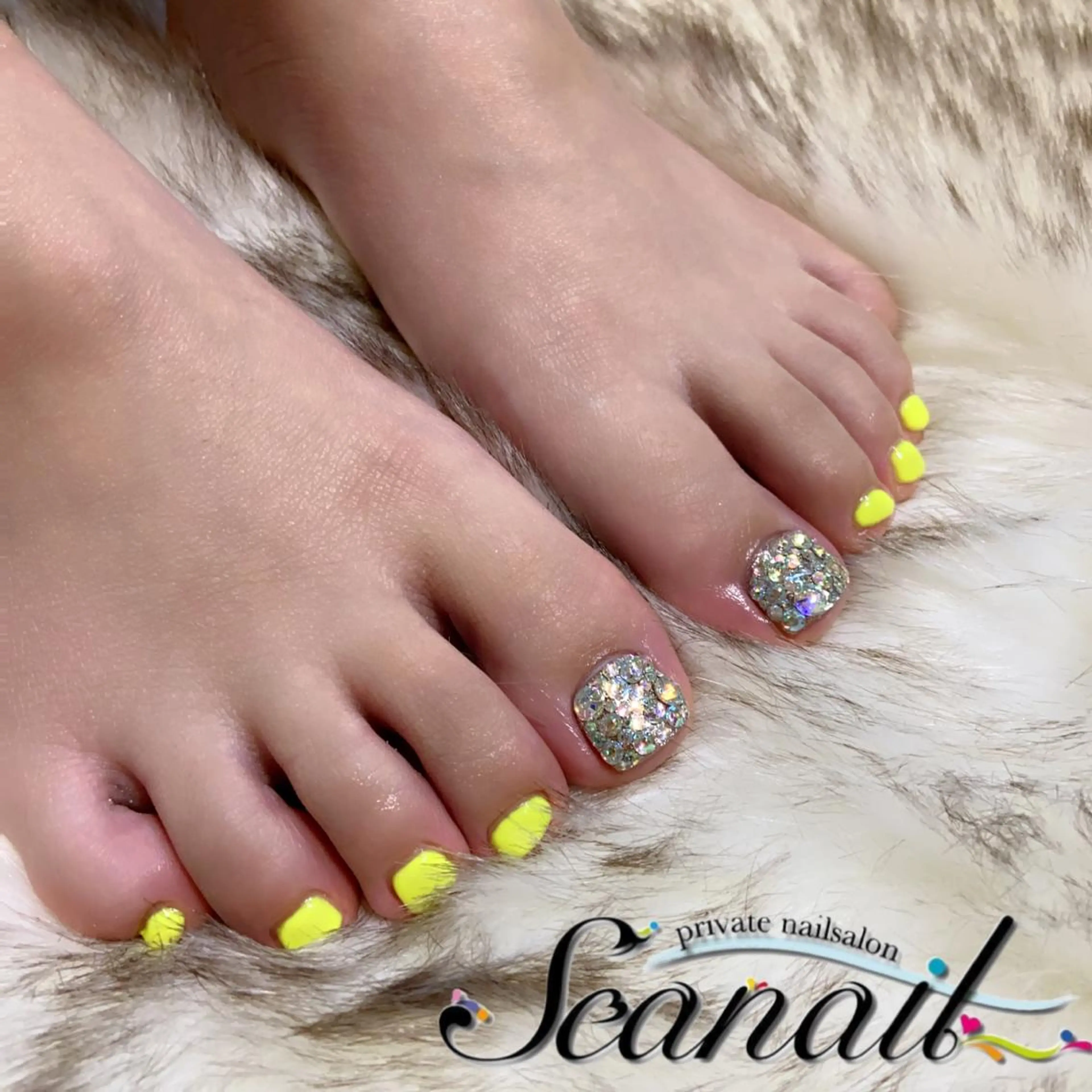 ネイル アートネイル フットネイル ジェルネイル キラキラネイル 持ち込み 小尾 栞のネイルデザイン