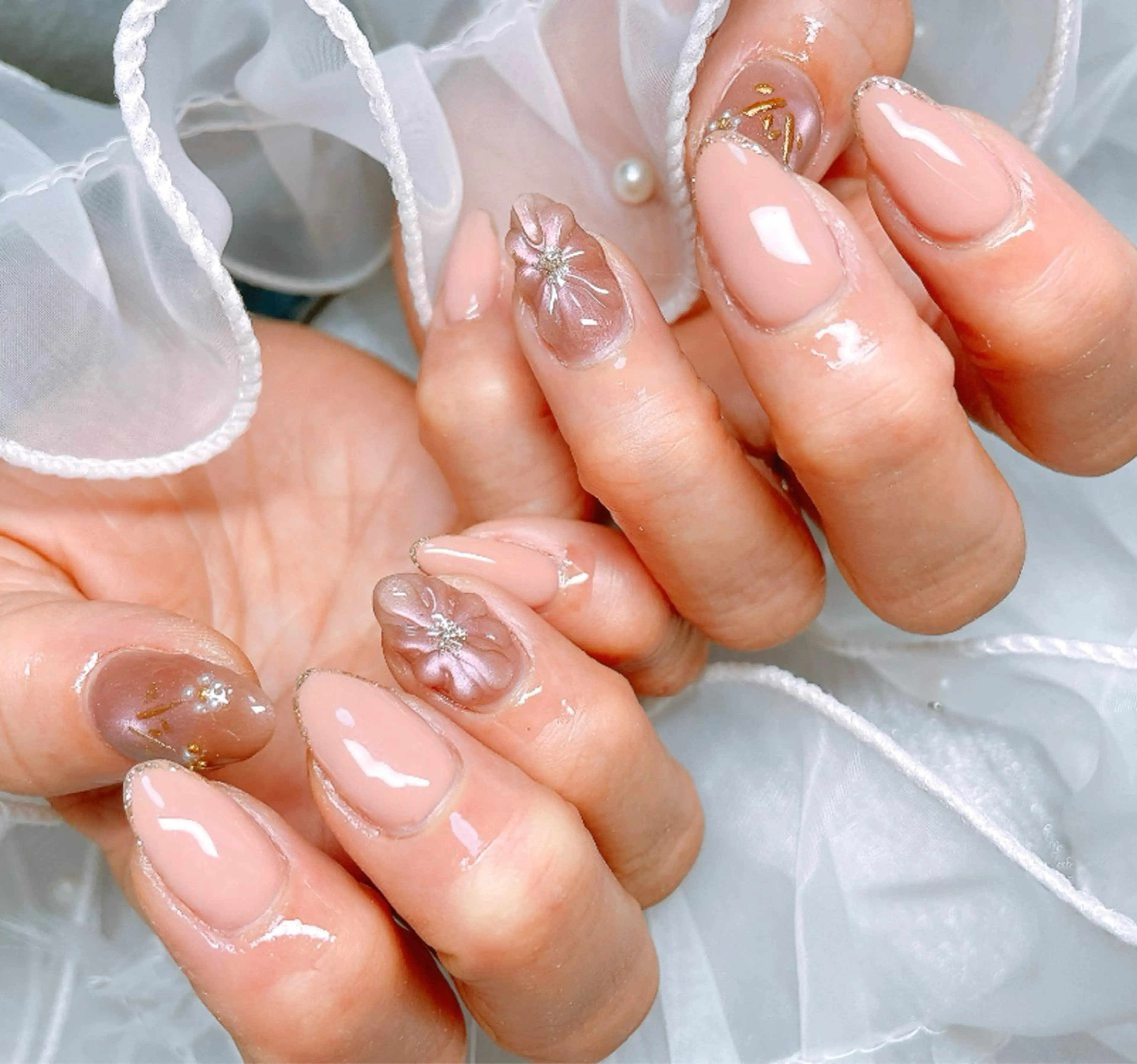 ネイル フラワーネイル フレンチネイル 春ネイル ハンドネイル ハンドケア GAL_ NAILのネイルデザイン