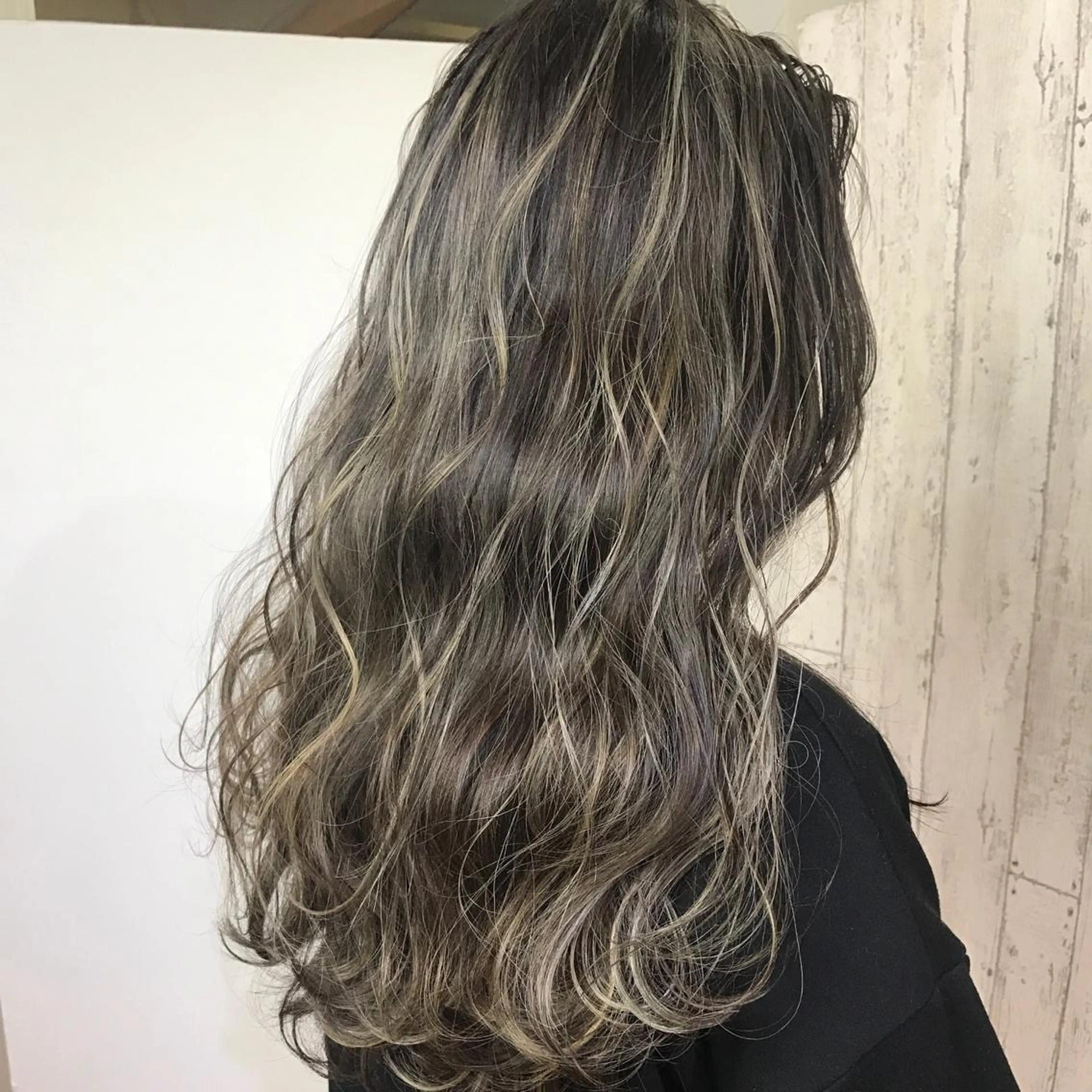 ロング カラー 山内 聡史のヘアスタイル