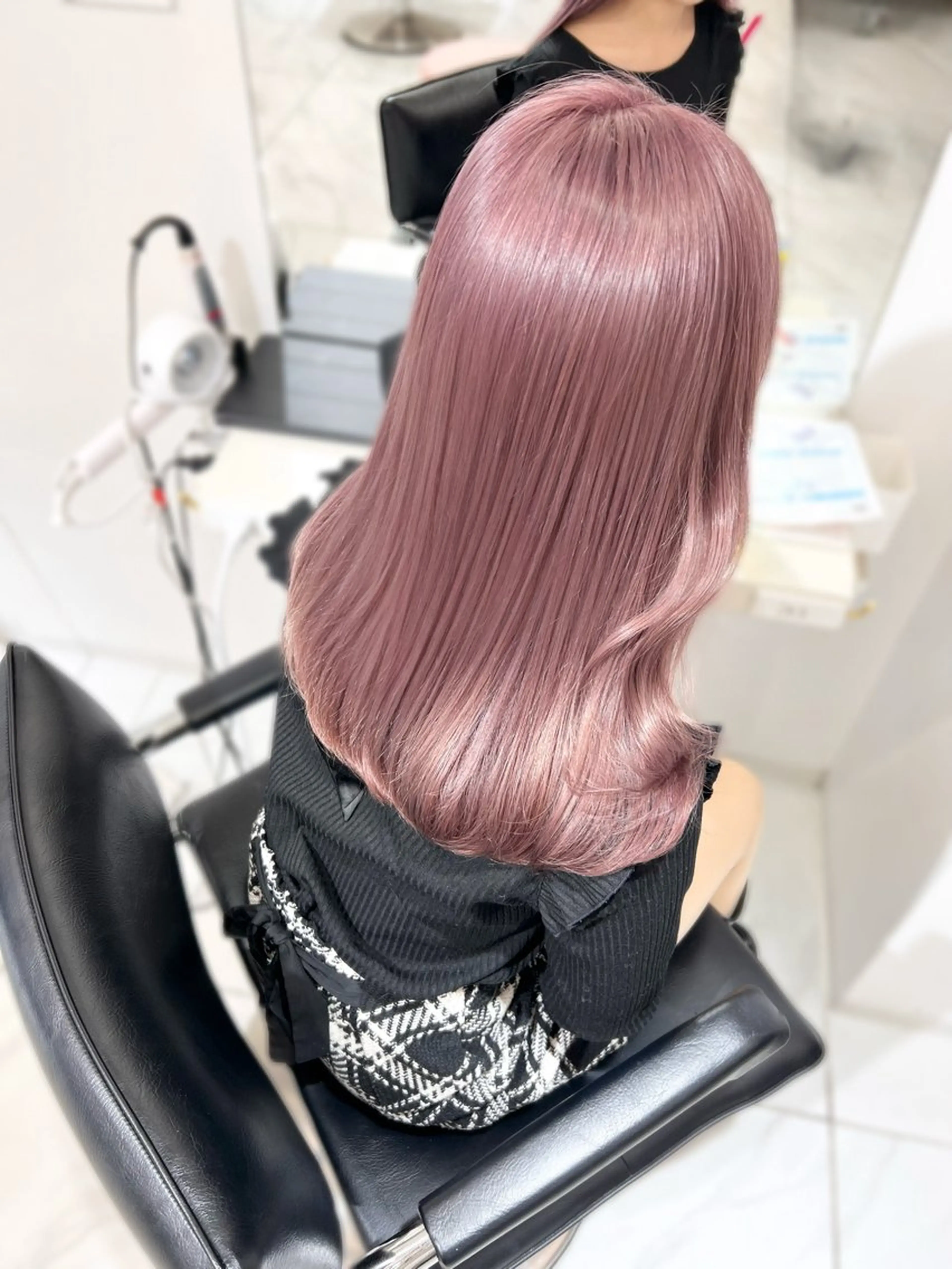 ロング カラー ベージュカラー ブリーチ ピンクカラー ピンクベージュ ヘアカラー トリートメント 盛れる顔周り🤍渋谷 Risa🎀のヘアスタイル