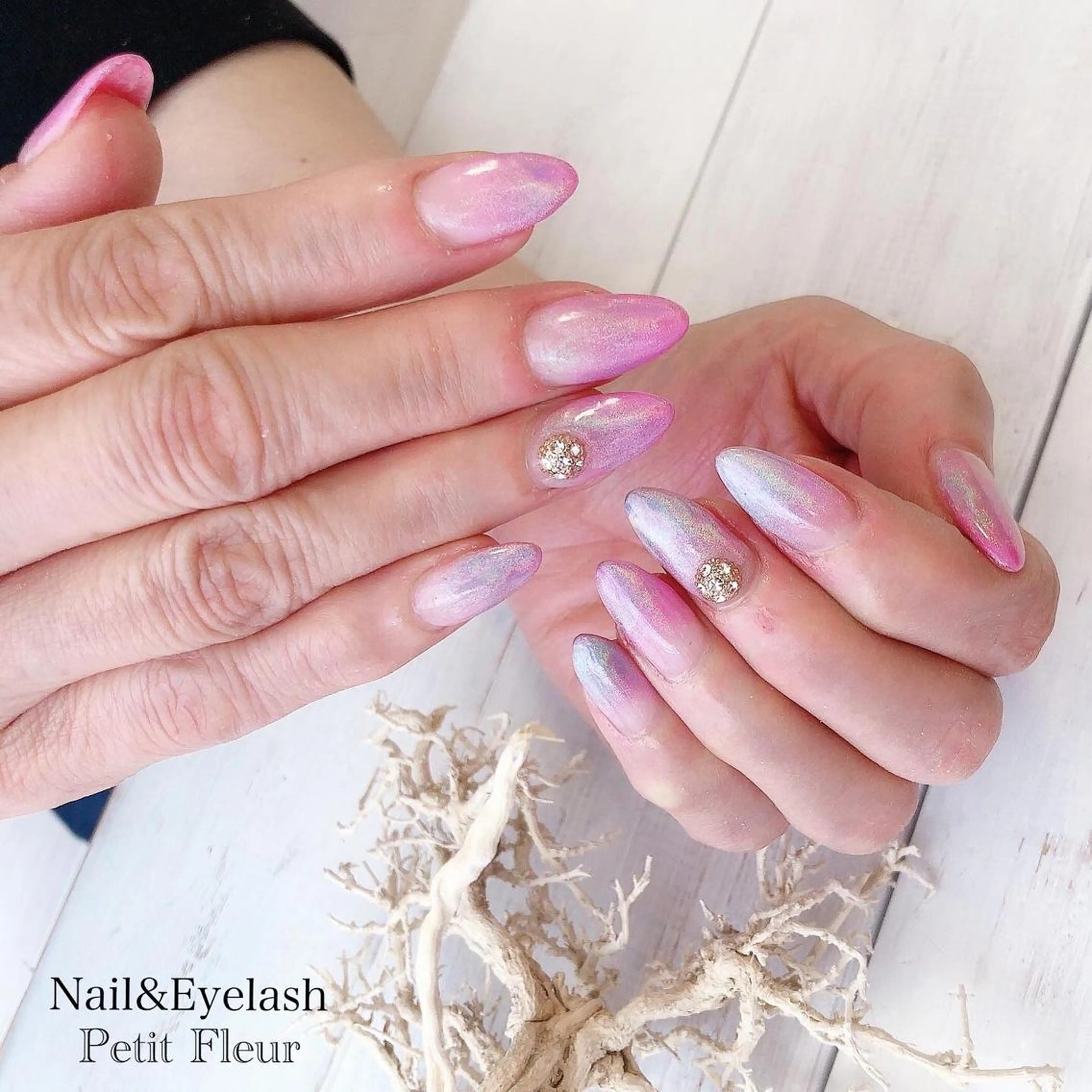 ネイル Petit Fleur所属・青柳 亜梨奈のマツエク・マツパデザイン