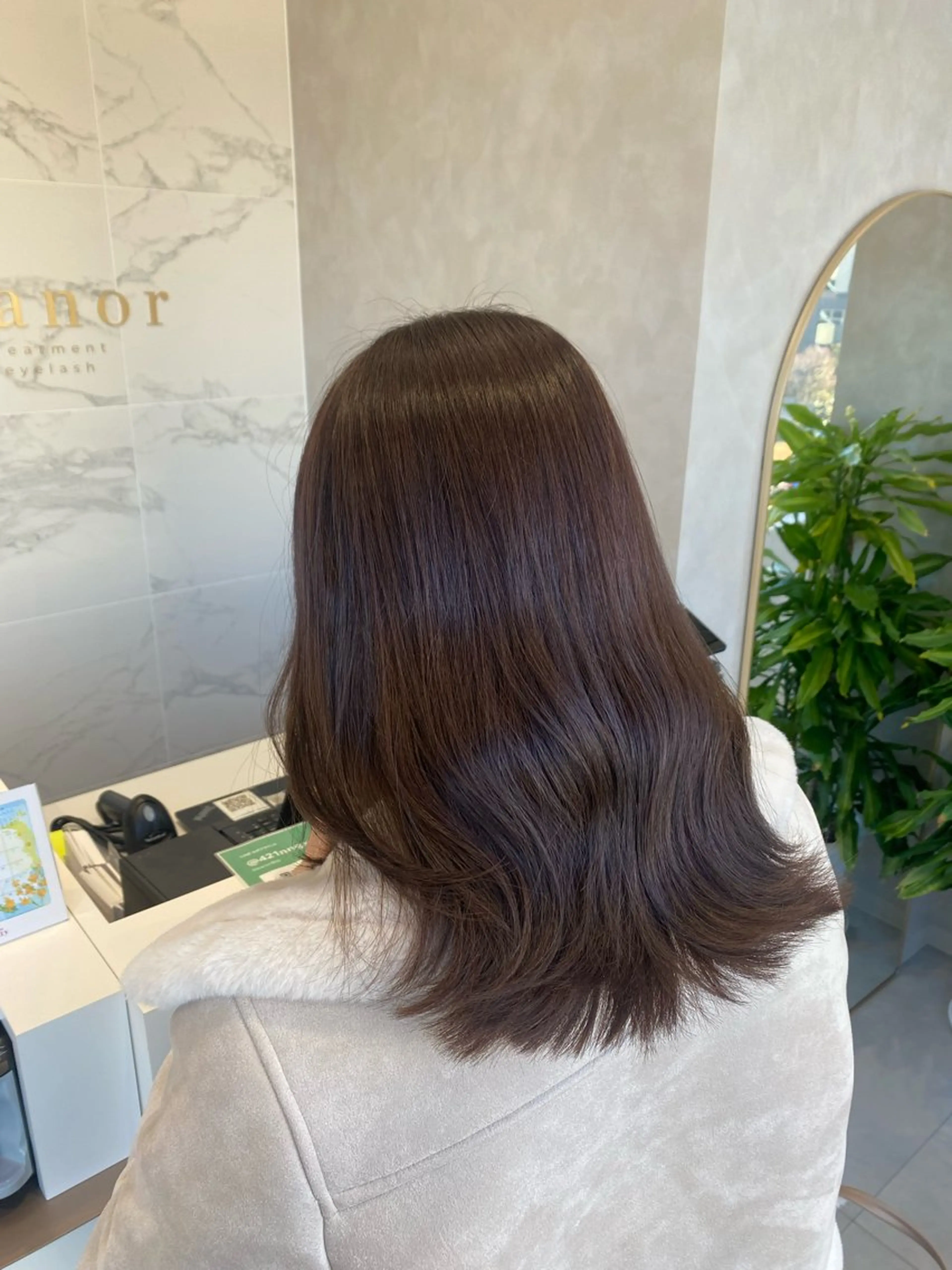 ミディアム カラー アッシュ アッシュブラウン ブラウンカラー ラベンダーカラー ラベンダーアッシュ カット ヘアカラー 韓国ヘア・カラー 🩵SHIZUKUのヘアスタイル